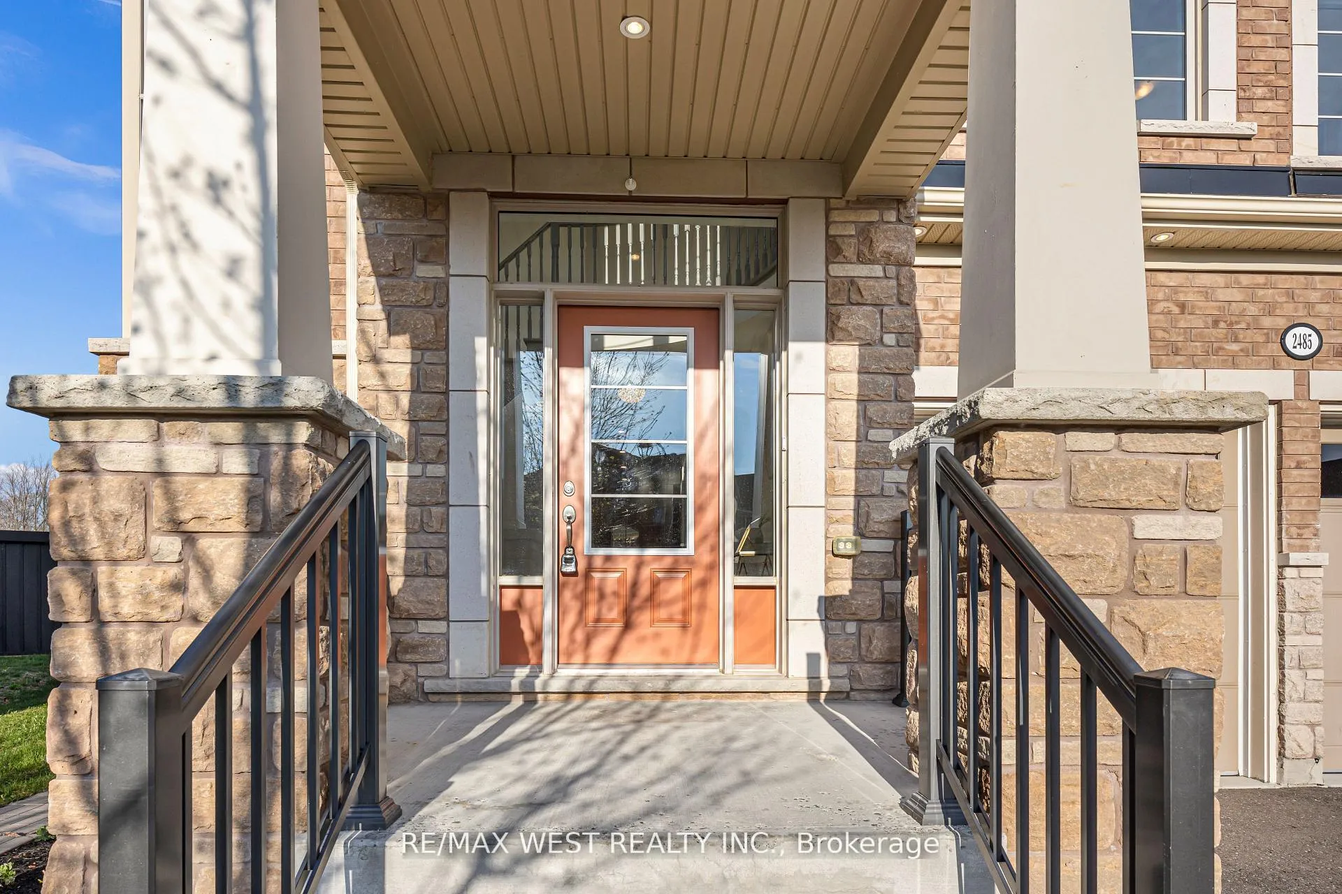 Photo 2 of 2485 Bandsman Crescent, Oshawa, Windfields — HOMEH
