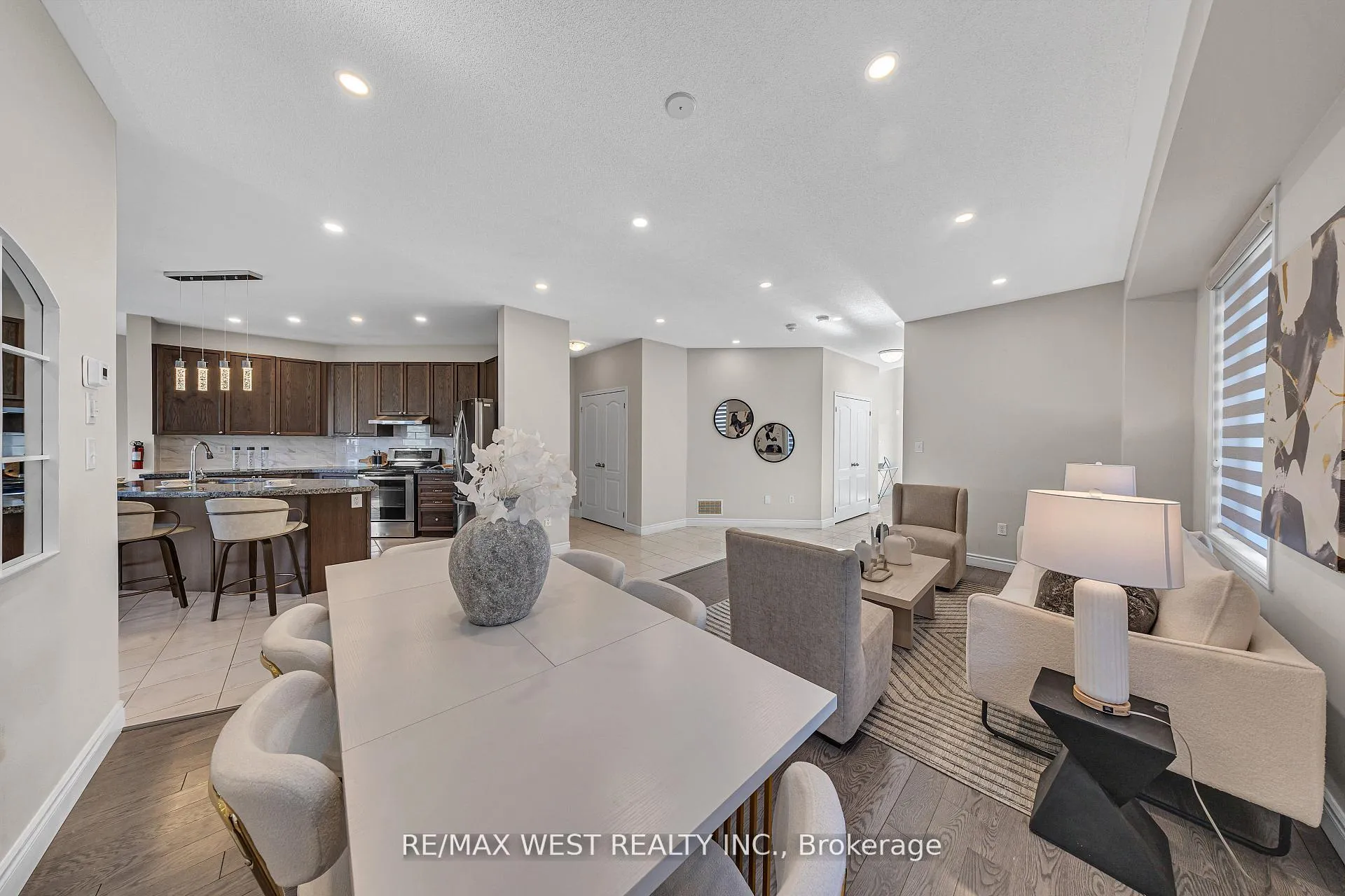 Photo 8 of 2485 Bandsman Crescent, Oshawa, Windfields — HOMEH