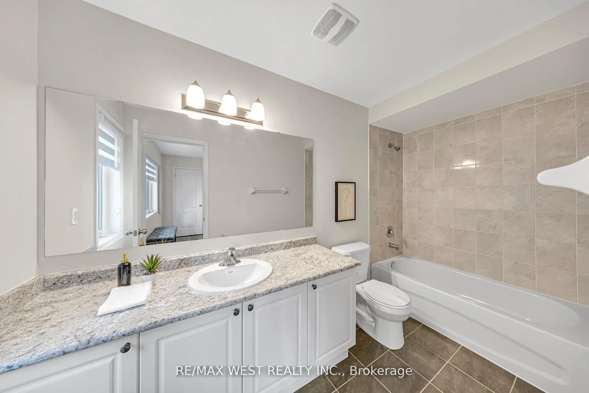 Photo 33 of 2485 Bandsman Crescent, Oshawa, Windfields — HOMEH
