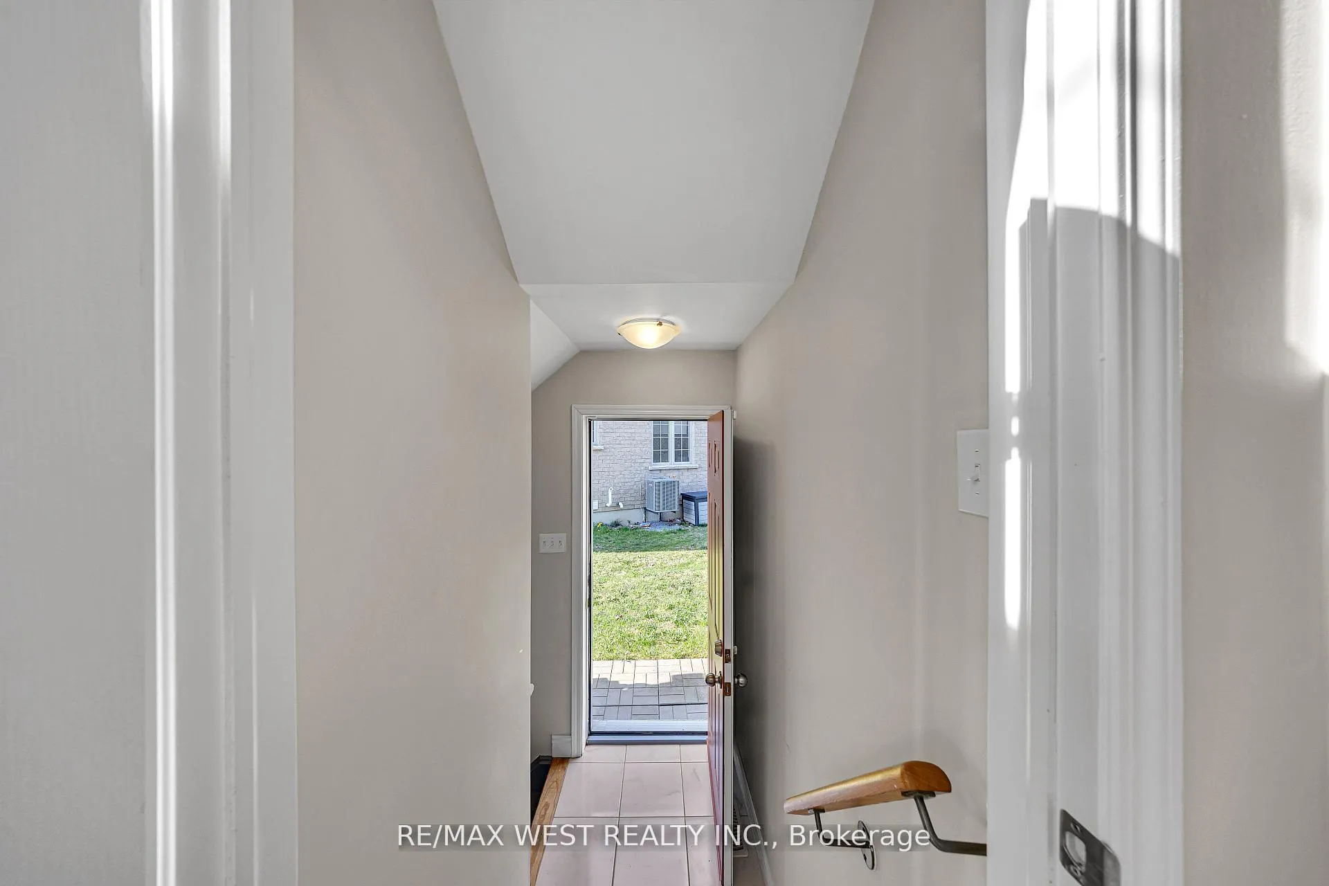 Photo 36 of 2485 Bandsman Crescent, Oshawa, Windfields — HOMEH