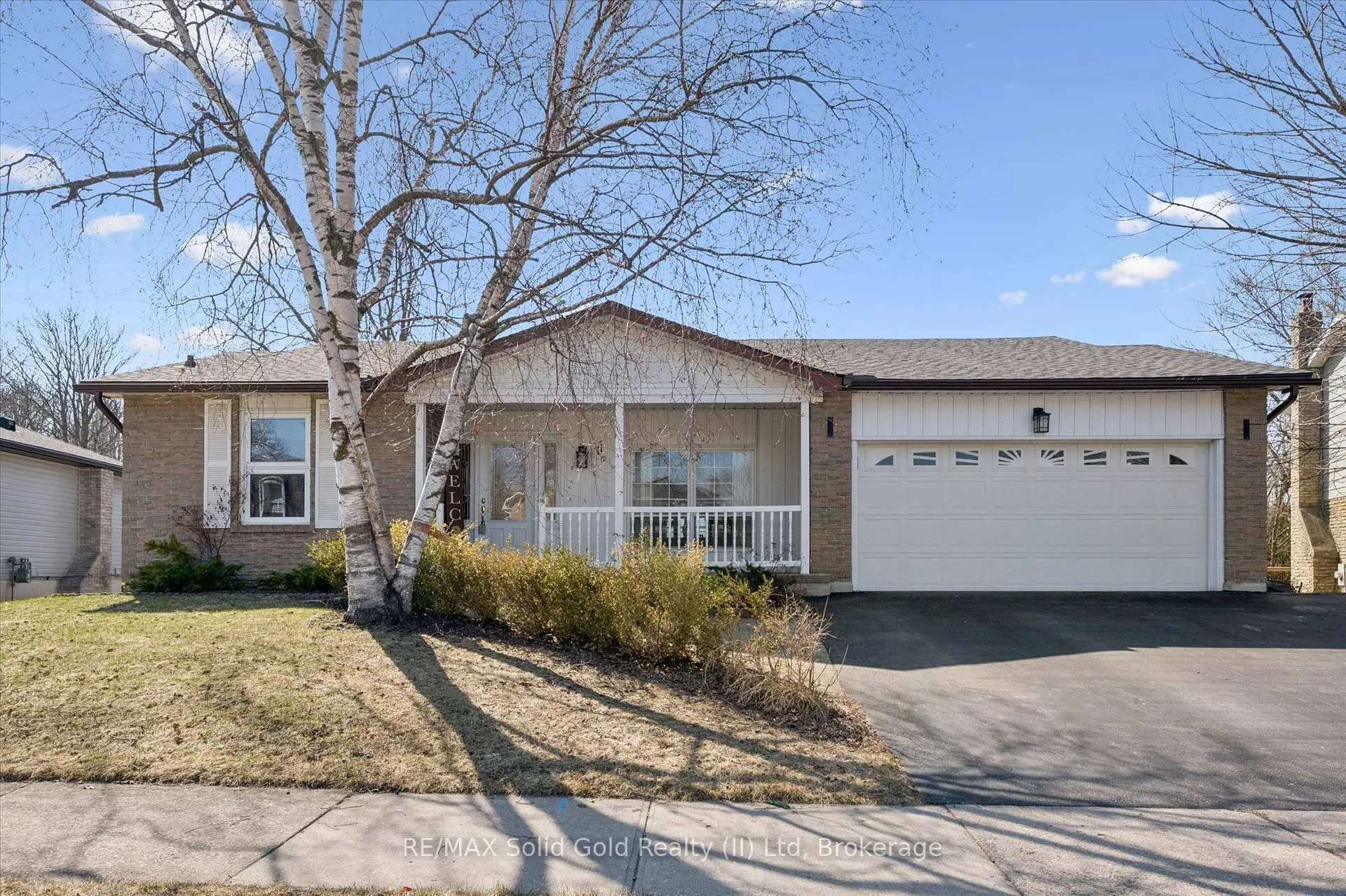 Photo 1 of 11 Blue Spruce Court, Kitchener — HOMEH