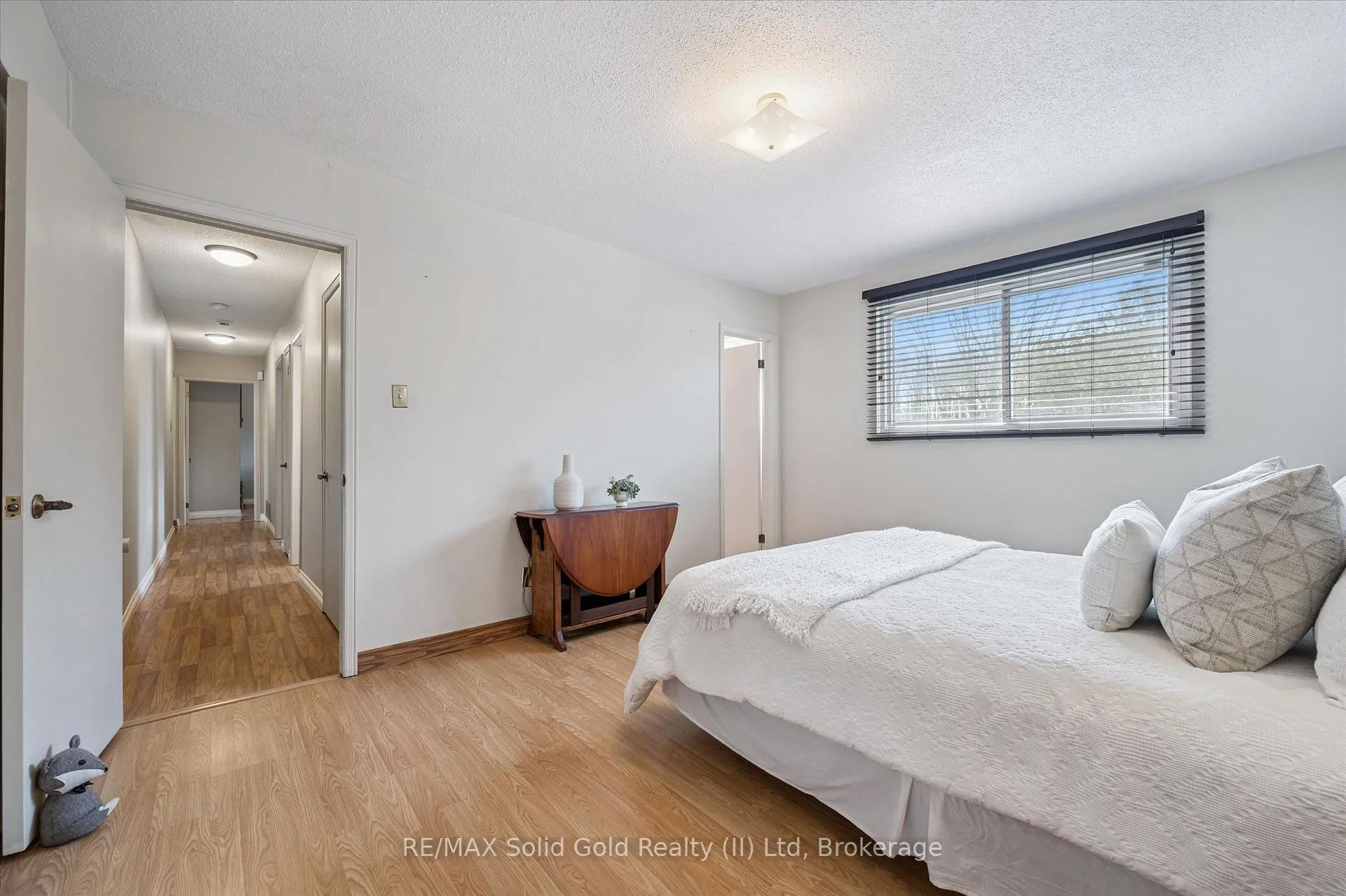 Photo 20 of 11 Blue Spruce Court, Kitchener — HOMEH