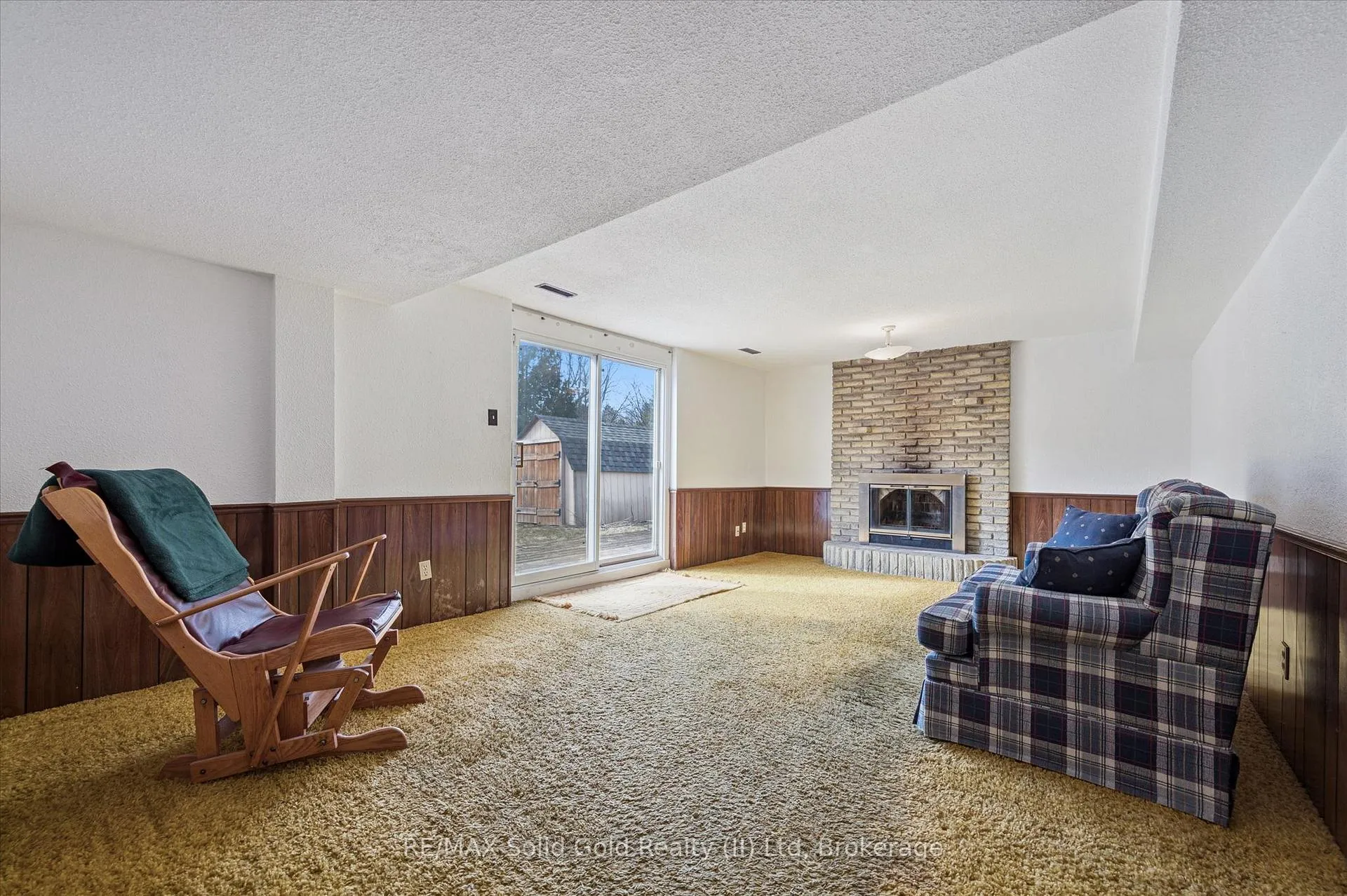 Photo 23 of 11 Blue Spruce Court, Kitchener — HOMEH
