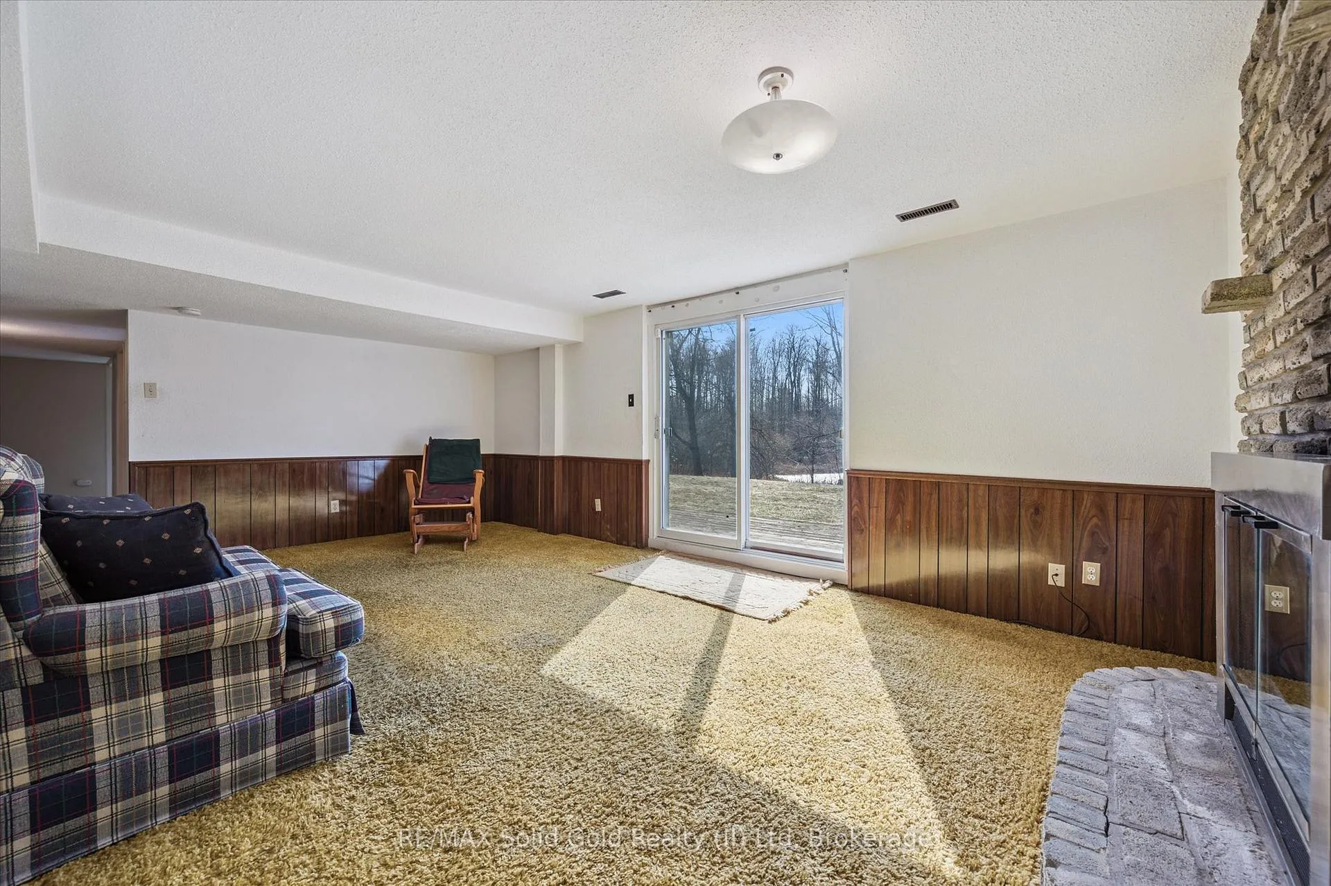 Photo 24 of 11 Blue Spruce Court, Kitchener — HOMEH