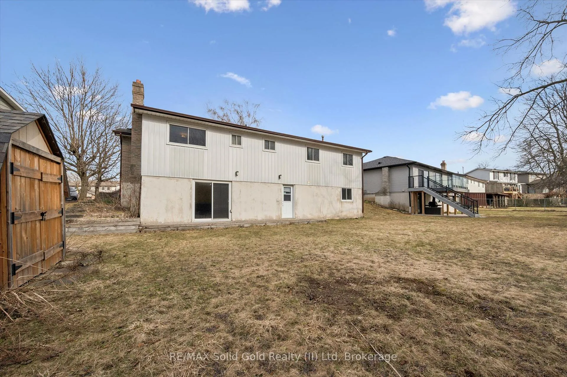 Photo 33 of 11 Blue Spruce Court, Kitchener — HOMEH