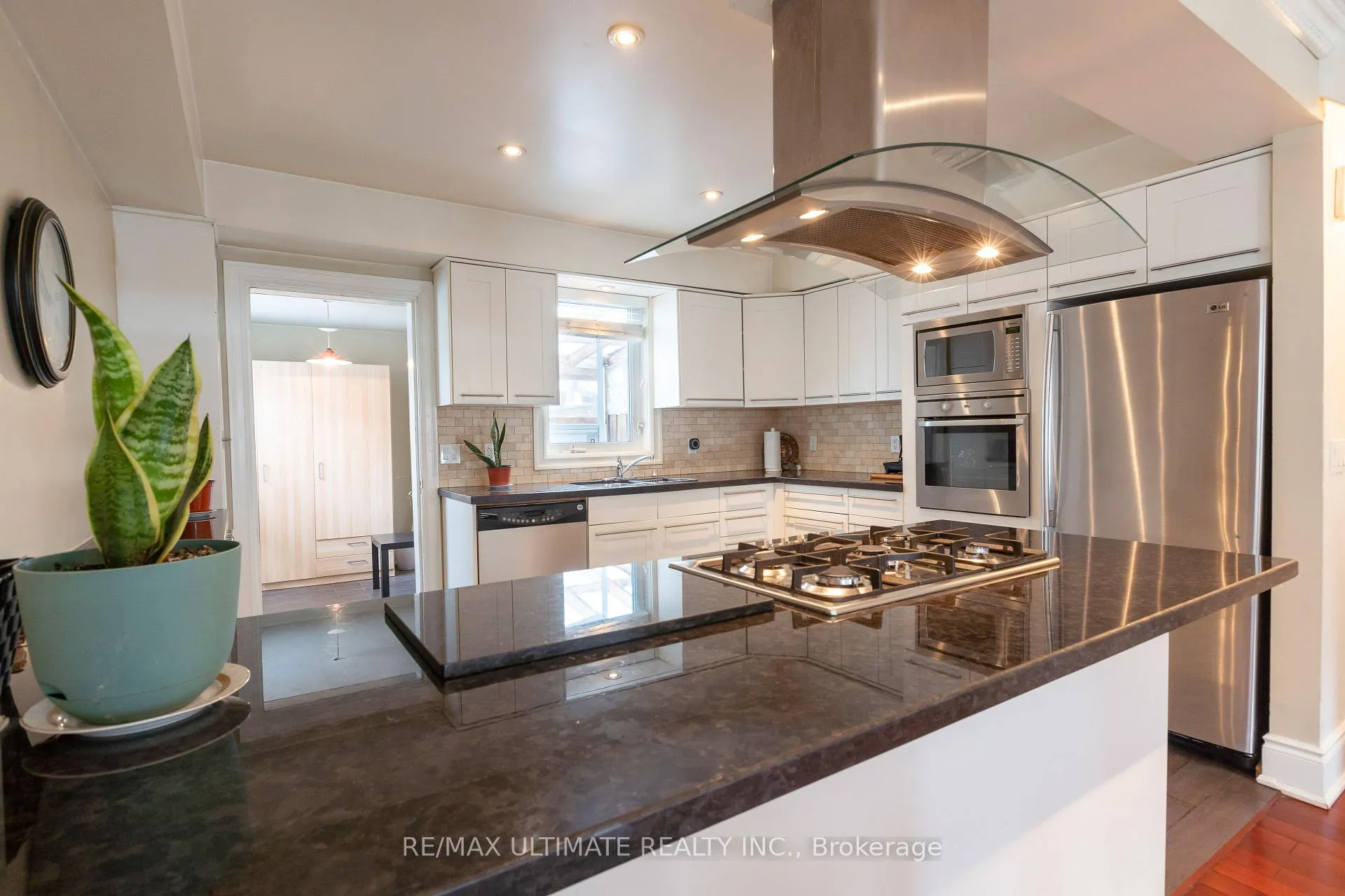 Photo 11 of 116 Ascot Avenue, Toronto, Corso Italia-Davenport — HOMEH