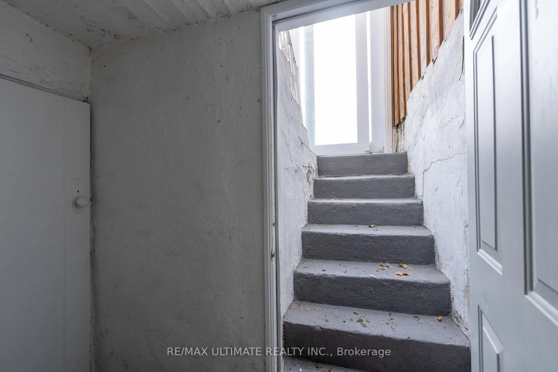 Photo 32 of 116 Ascot Avenue, Toronto, Corso Italia-Davenport — HOMEH