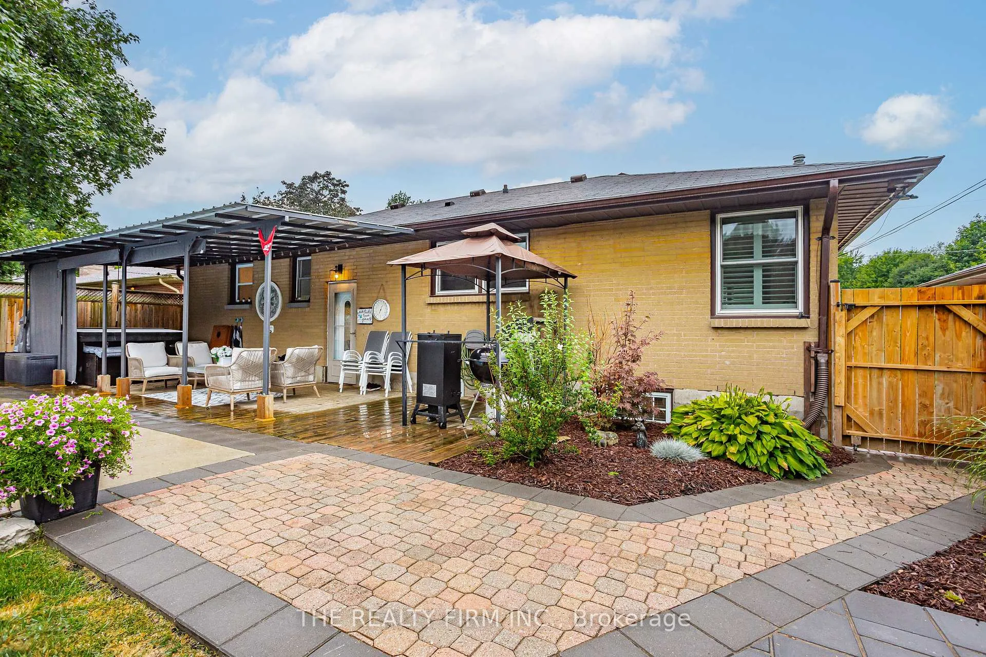 Photo 38 of 476 Blake Street, London, South K — HOMEH