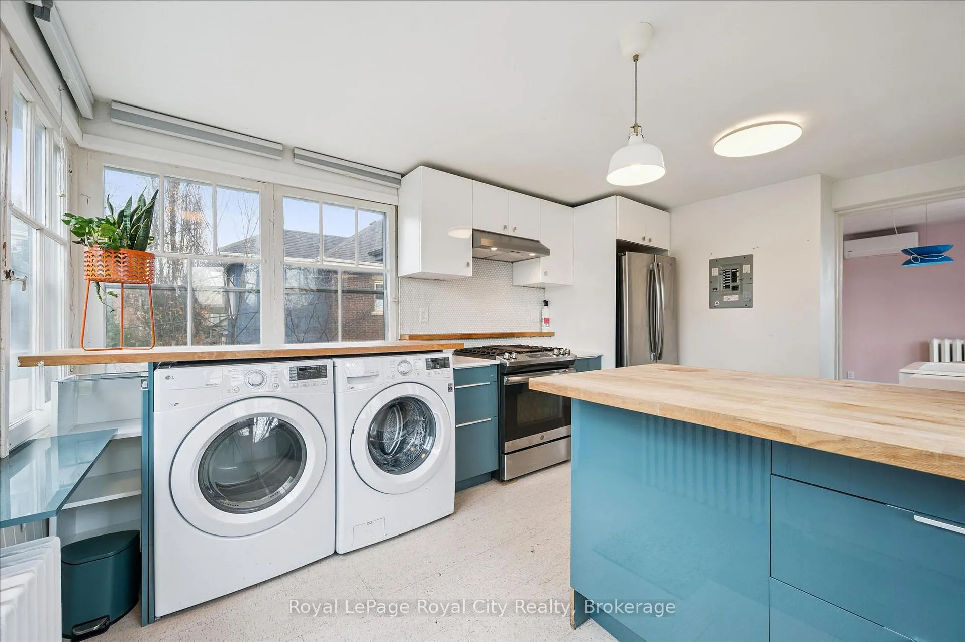 Photo 6 of Unit Upper, 467 Woolwich Street, Guelph, Exhibition Park — HOMEH
