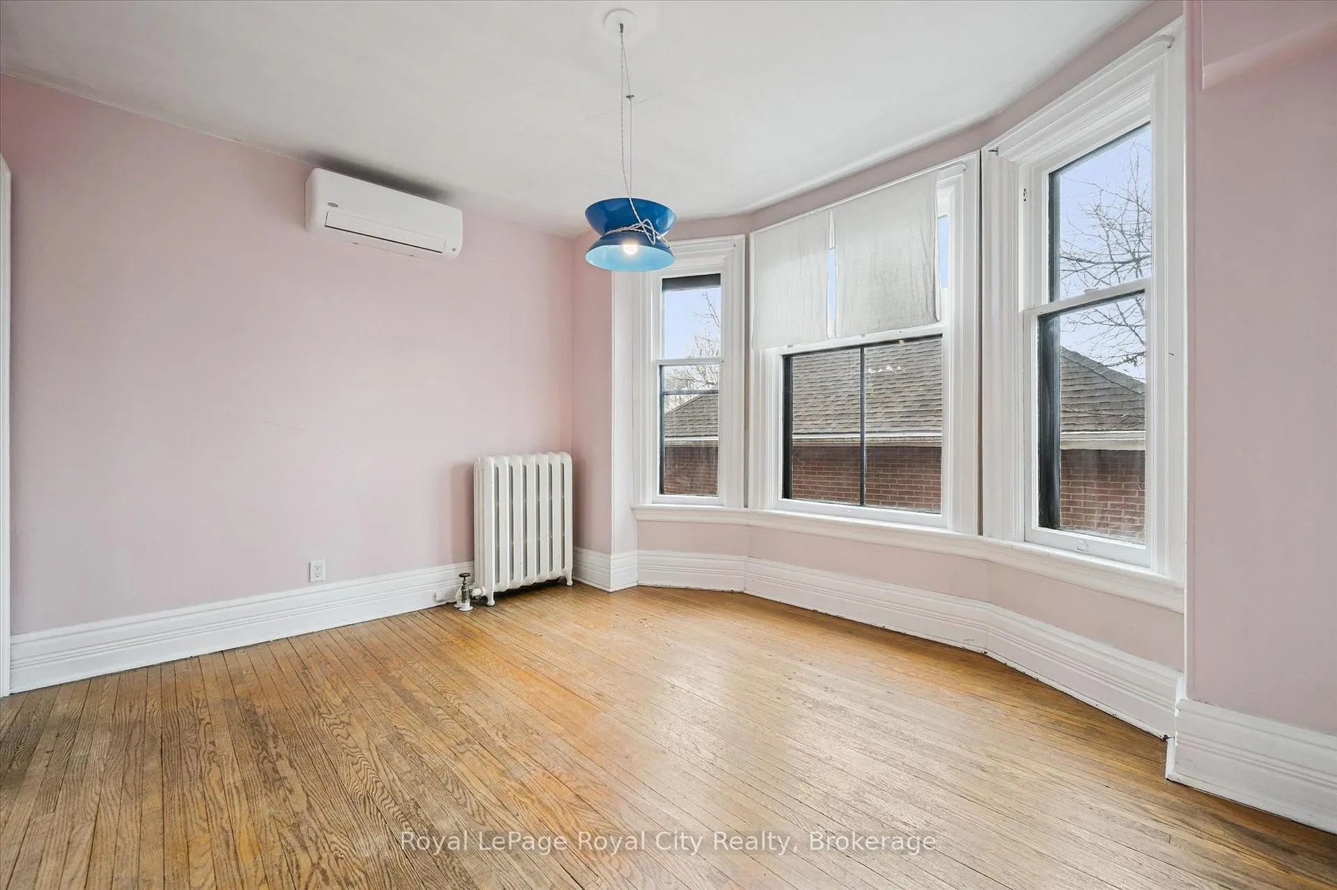 Photo 11 of Unit Upper, 467 Woolwich Street, Guelph, Exhibition Park — HOMEH