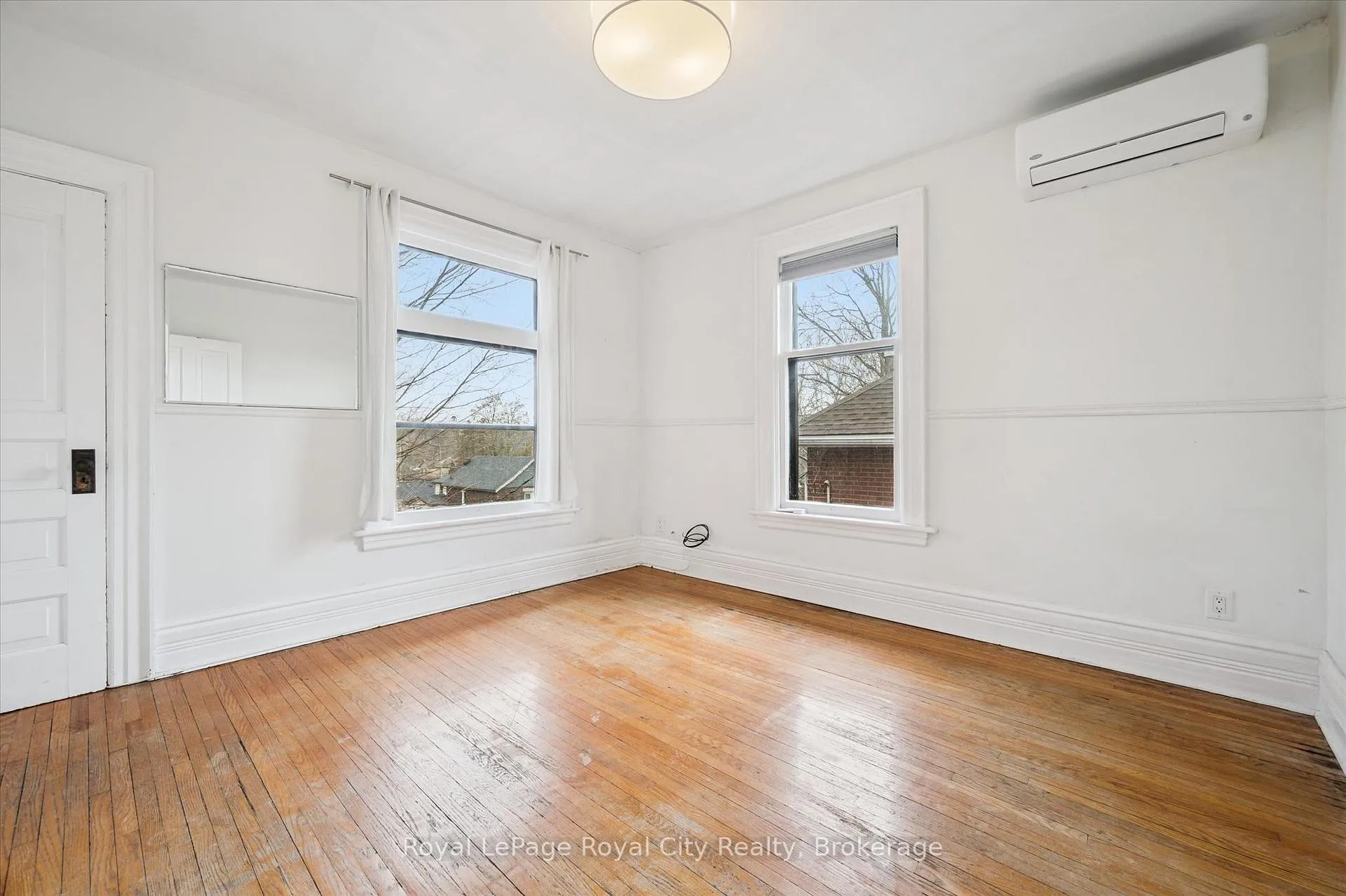 Photo 16 of Unit Upper, 467 Woolwich Street, Guelph, Exhibition Park — HOMEH