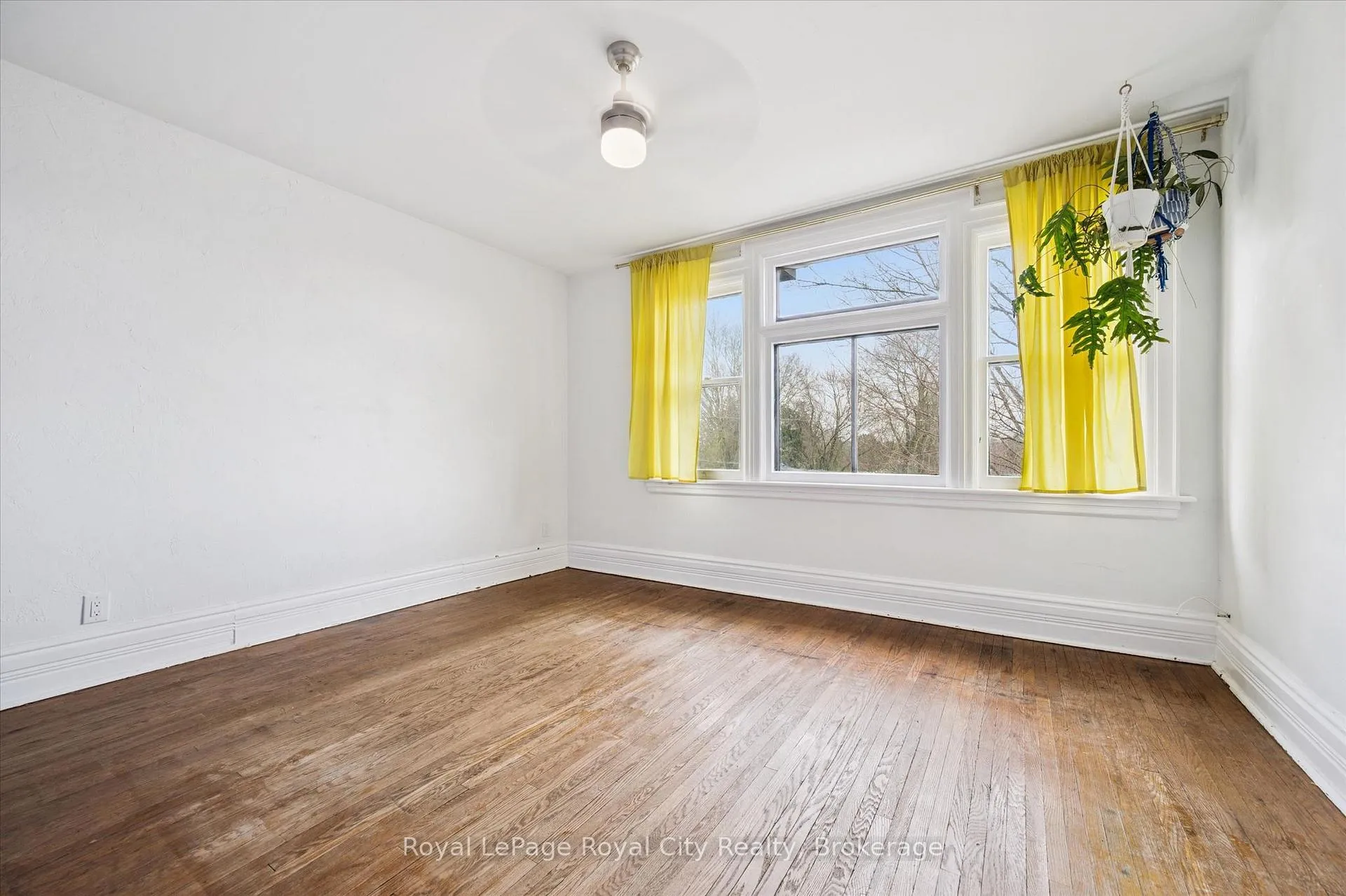 Photo 21 of Unit Upper, 467 Woolwich Street, Guelph, Exhibition Park — HOMEH