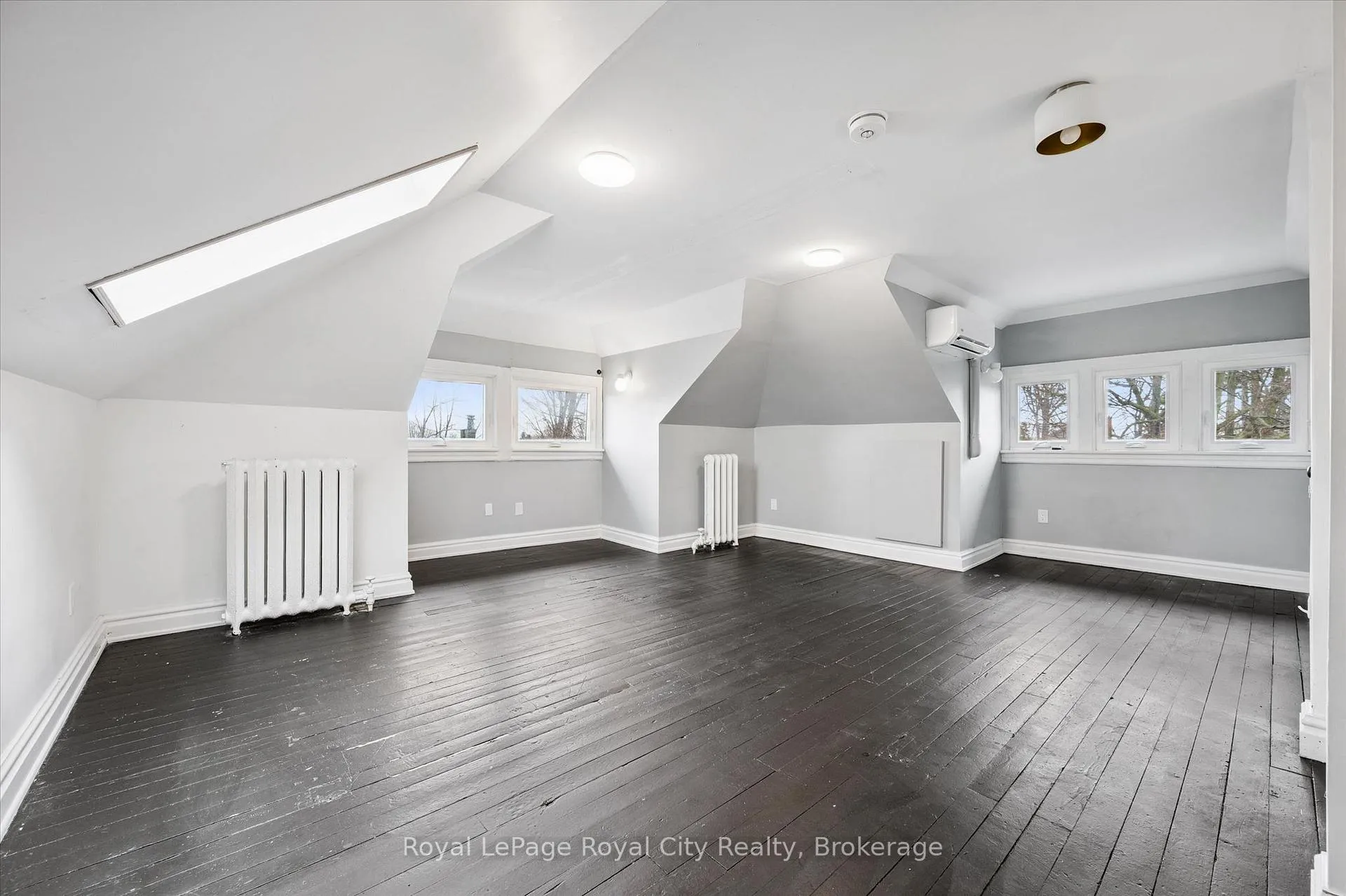 Photo 26 of Unit Upper, 467 Woolwich Street, Guelph, Exhibition Park — HOMEH