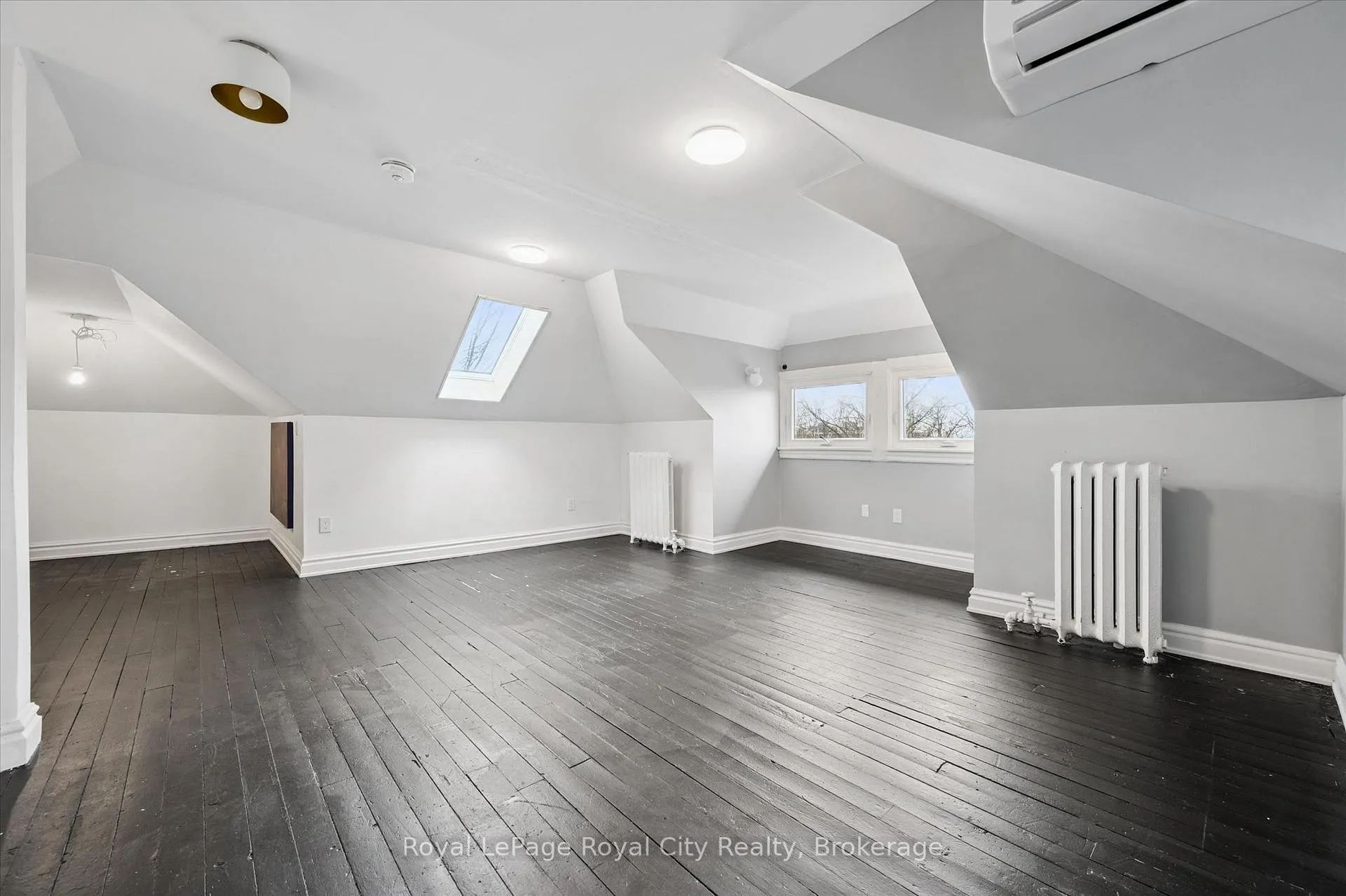 Photo 28 of Unit Upper, 467 Woolwich Street, Guelph, Exhibition Park — HOMEH
