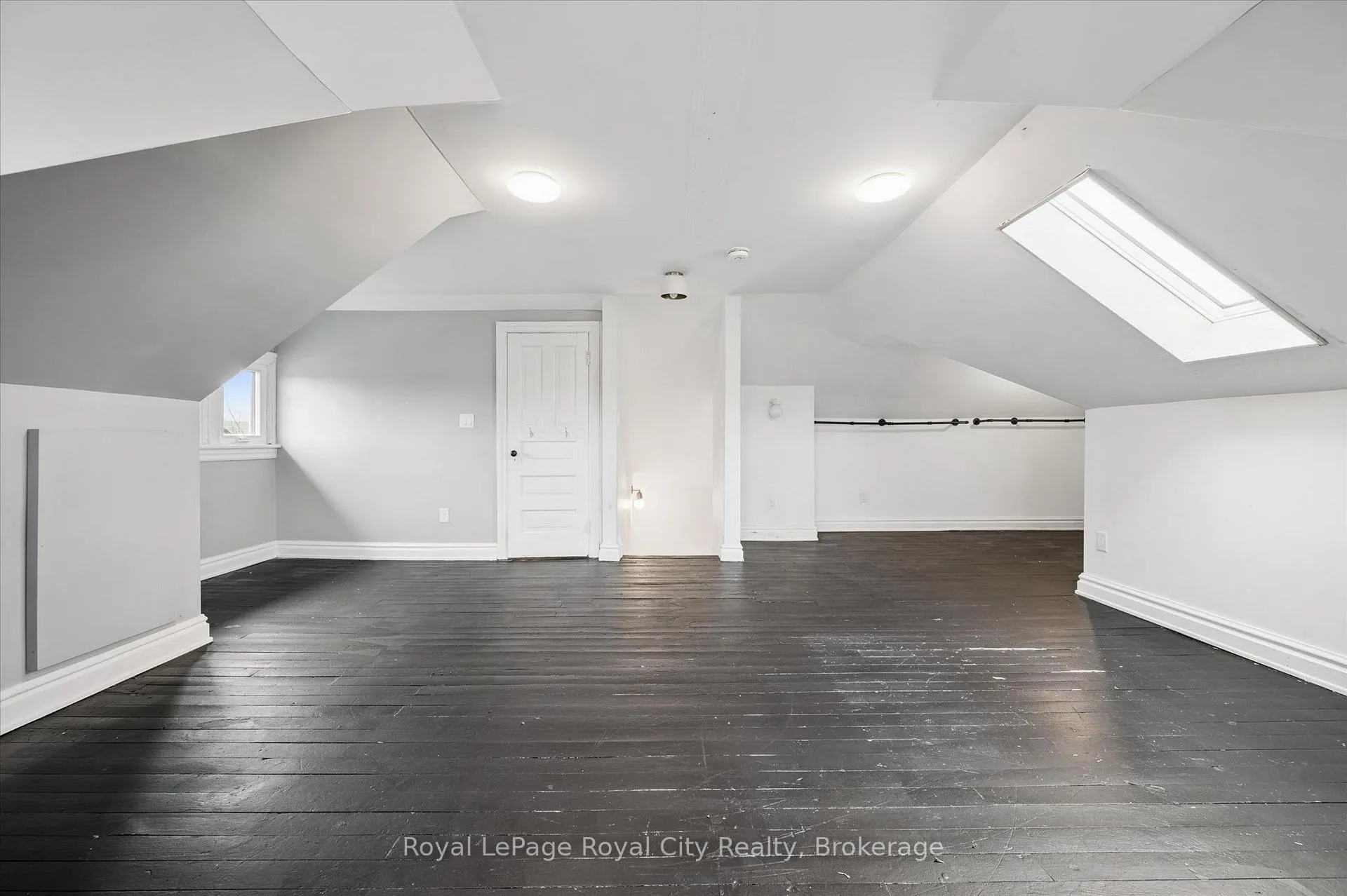 Photo 29 of Unit Upper, 467 Woolwich Street, Guelph, Exhibition Park — HOMEH