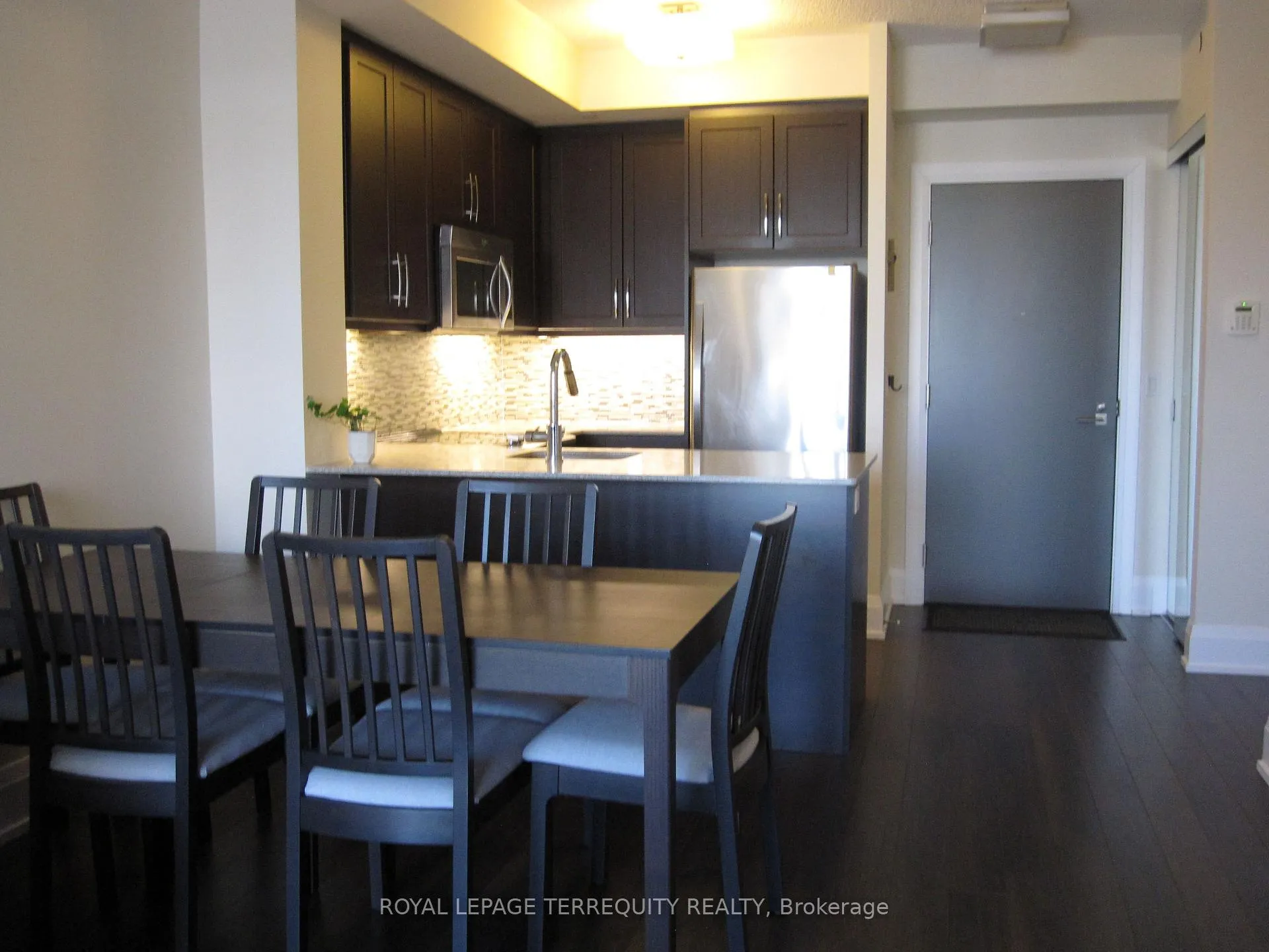 Photo 13 of Unit 1011, 1 Old Mill Drive, Toronto, High Park-Swansea — HOMEH