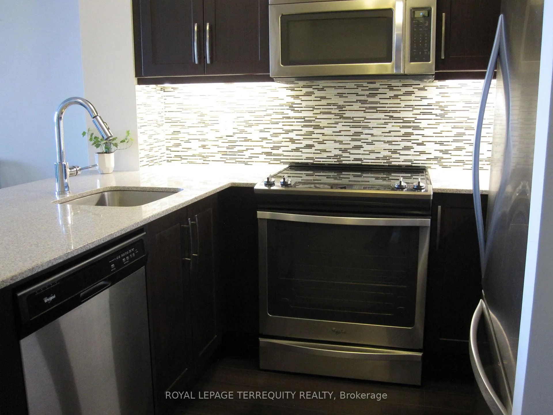 Photo 16 of Unit 1011, 1 Old Mill Drive, Toronto, High Park-Swansea — HOMEH