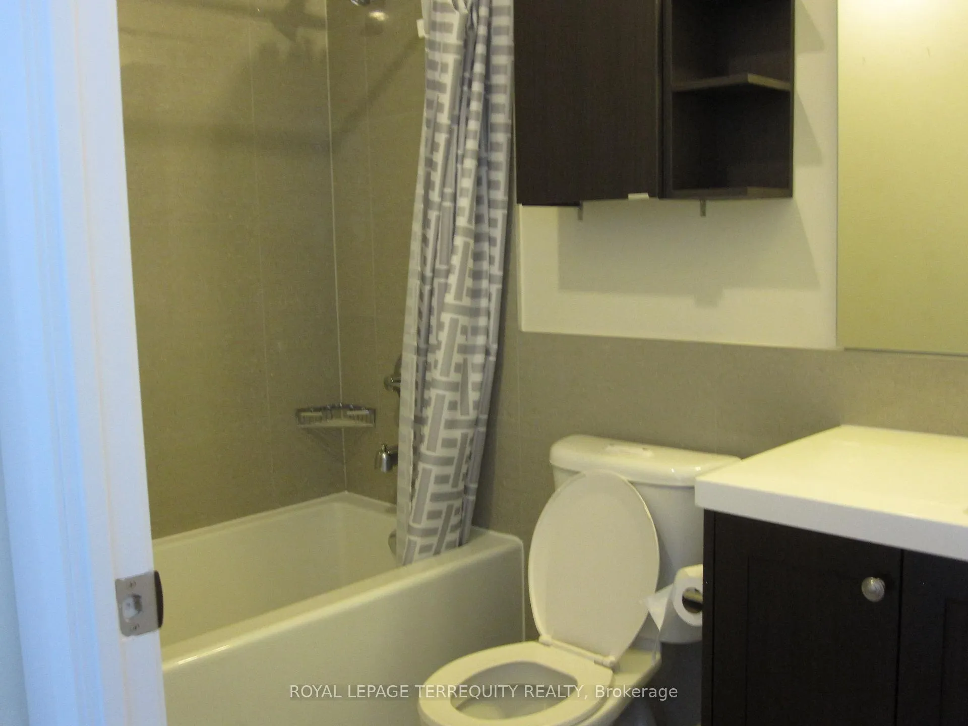 Photo 18 of Unit 1011, 1 Old Mill Drive, Toronto, High Park-Swansea — HOMEH
