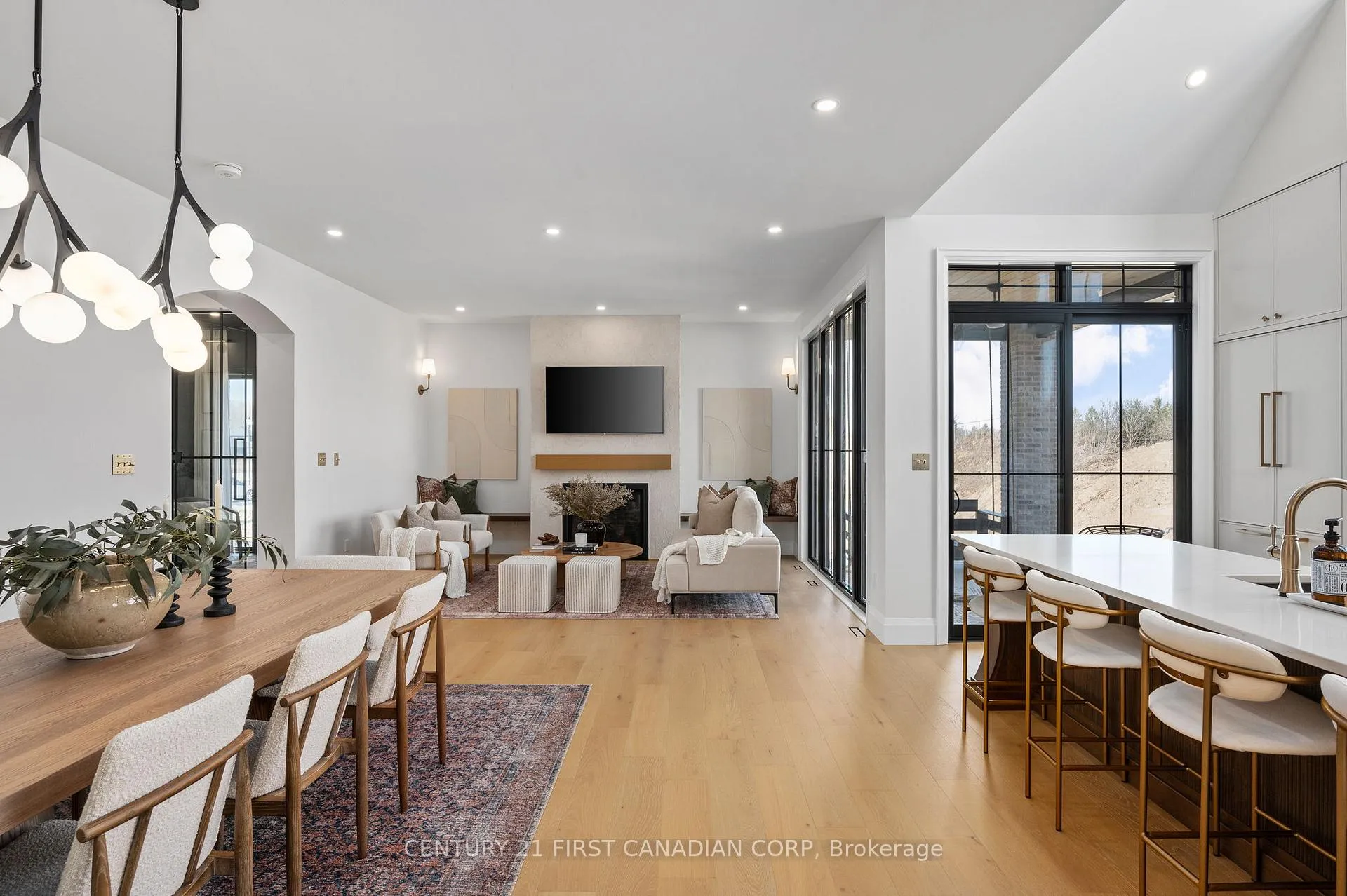 Photo 3 of 240 Foxborough Place, Thames Centre, Thorndale — HOMEH