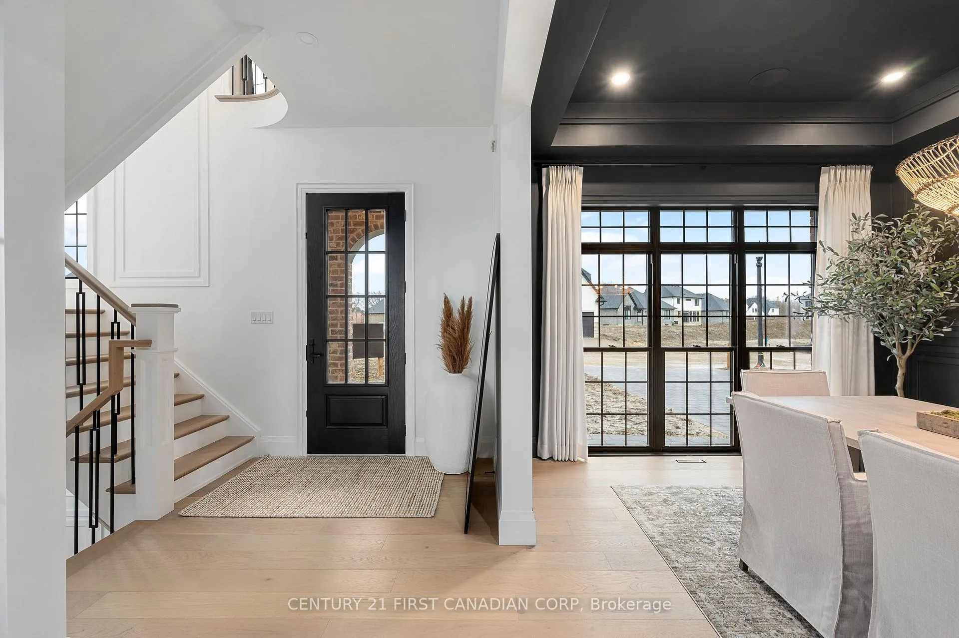 Photo 3 of 204 Foxborough Place, Thames Centre, Thorndale — HOMEH