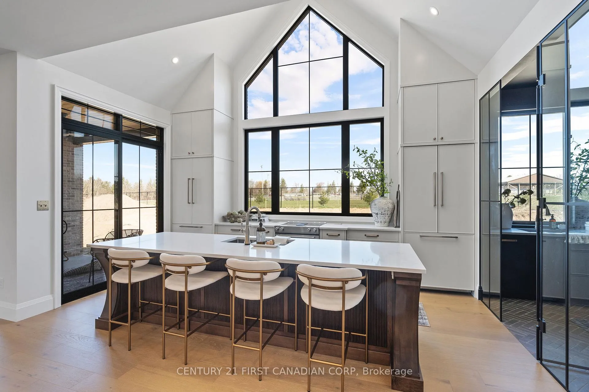 Photo 3 of 208 Foxborough Place, Thames Centre, Thorndale — HOMEH
