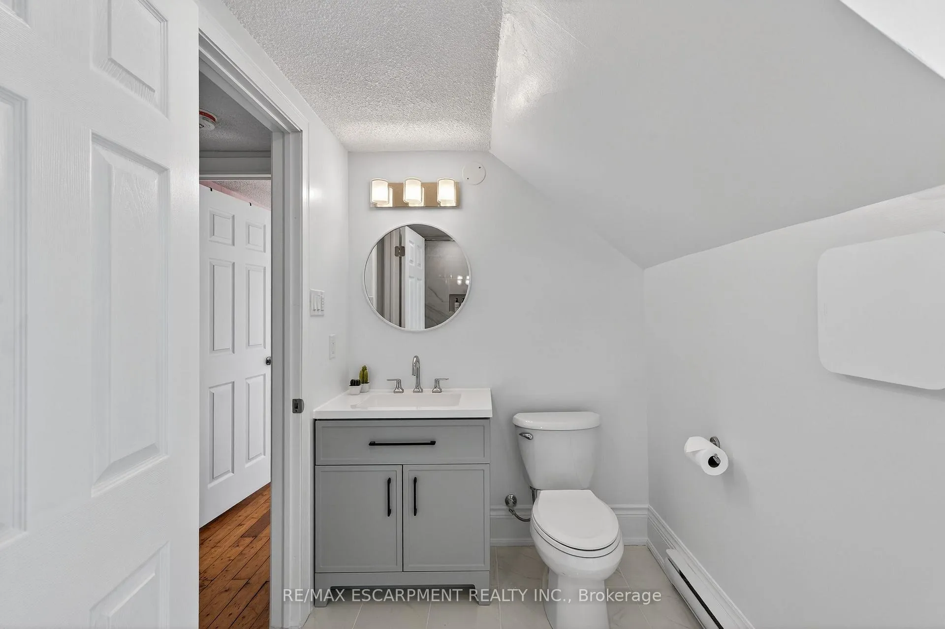 Photo 13 of 33 Homewood Avenue, Hamilton, Kirkendall — HOMEH