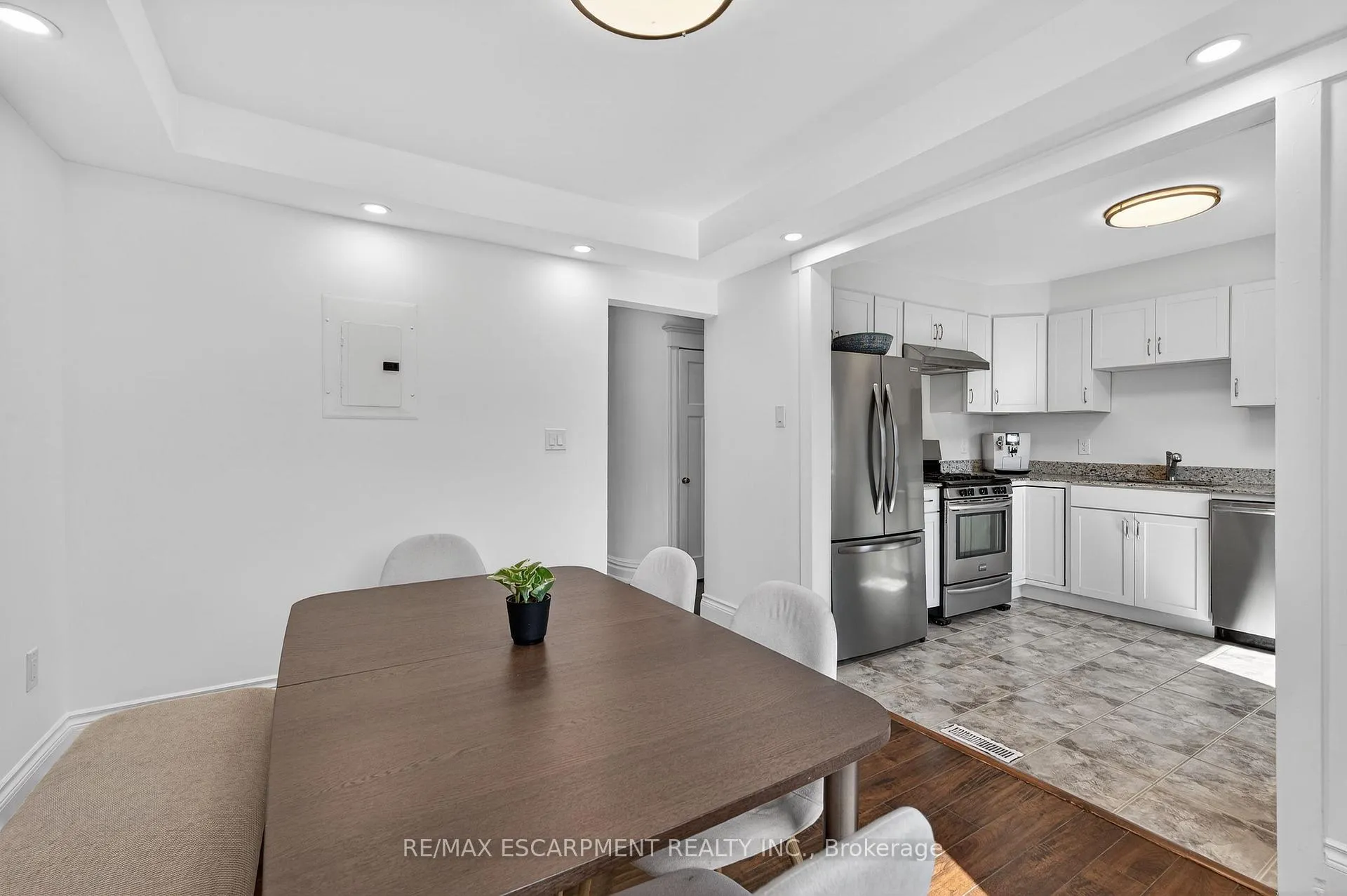 Photo 18 of 33 Homewood Avenue, Hamilton, Kirkendall — HOMEH