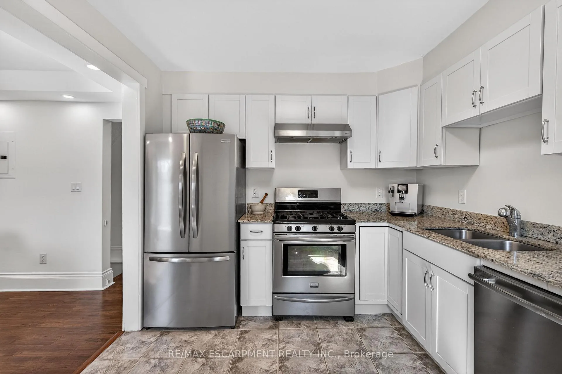 Photo 19 of 33 Homewood Avenue, Hamilton, Kirkendall — HOMEH