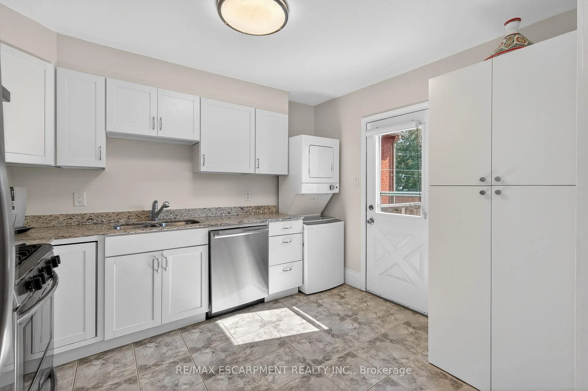 Photo 20 of 33 Homewood Avenue, Hamilton, Kirkendall — HOMEH