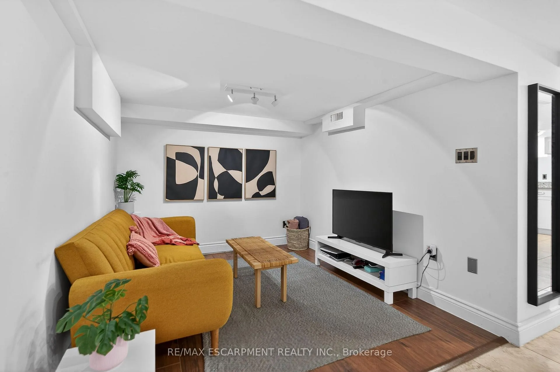 Photo 32 of 33 Homewood Avenue, Hamilton, Kirkendall — HOMEH