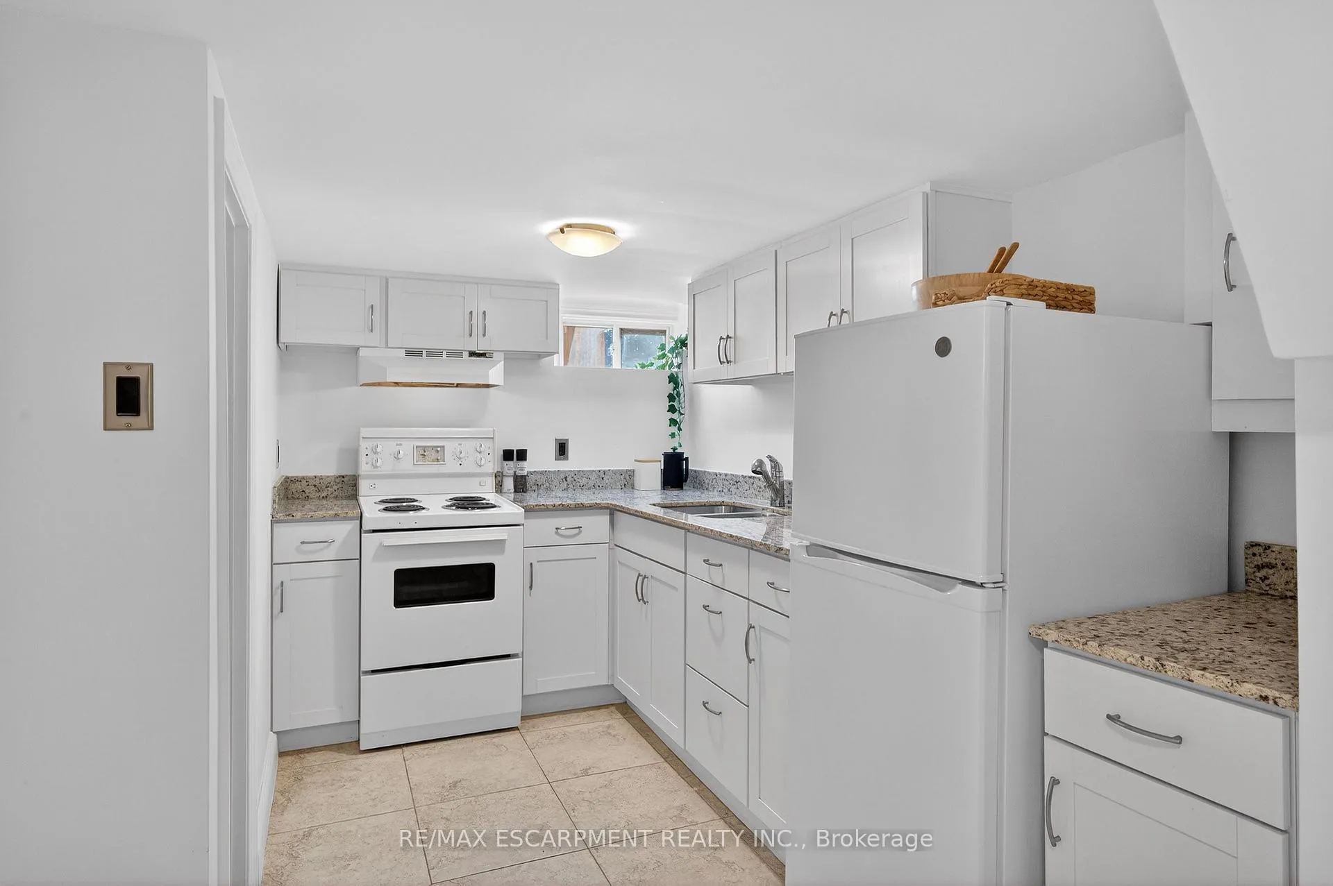 Photo 33 of 33 Homewood Avenue, Hamilton, Kirkendall — HOMEH