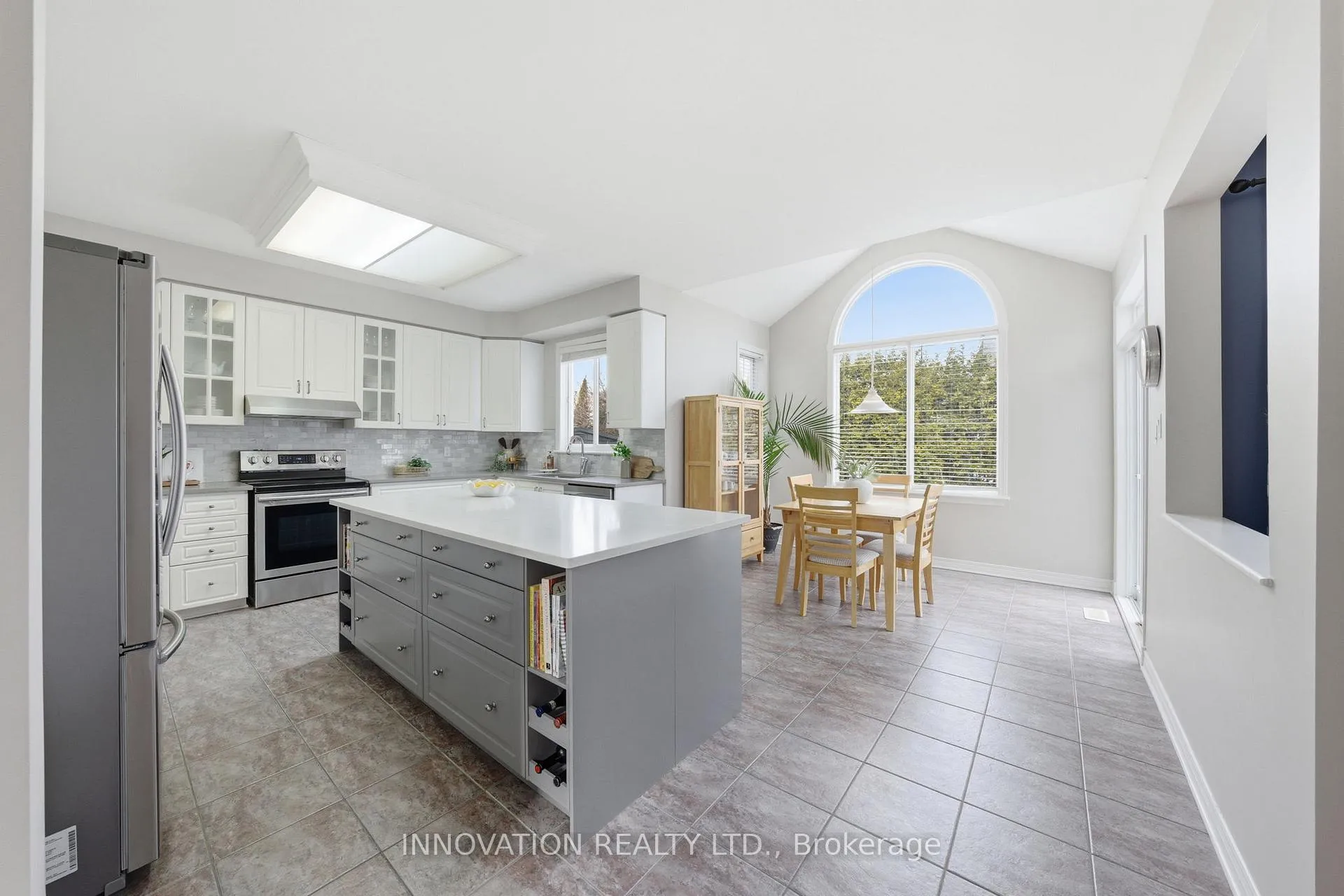 Photo 3 of 31 Greenhaven Crescent, Ottawa, Stittsville (South) — HOMEH