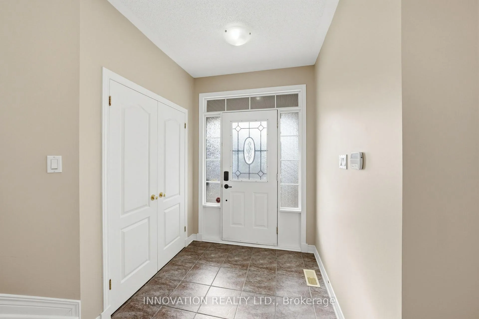 Photo 4 of 31 Greenhaven Crescent, Ottawa, Stittsville (South) — HOMEH