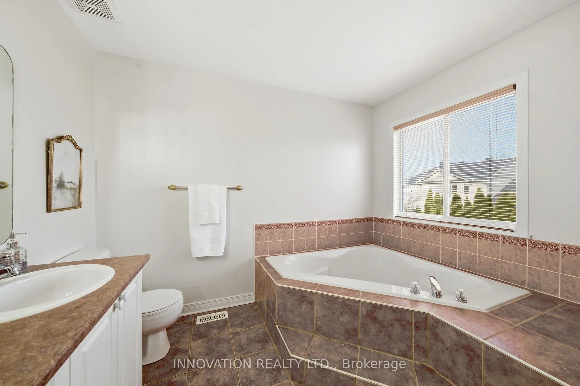 Photo 20 of 31 Greenhaven Crescent, Ottawa, Stittsville (South) — HOMEH