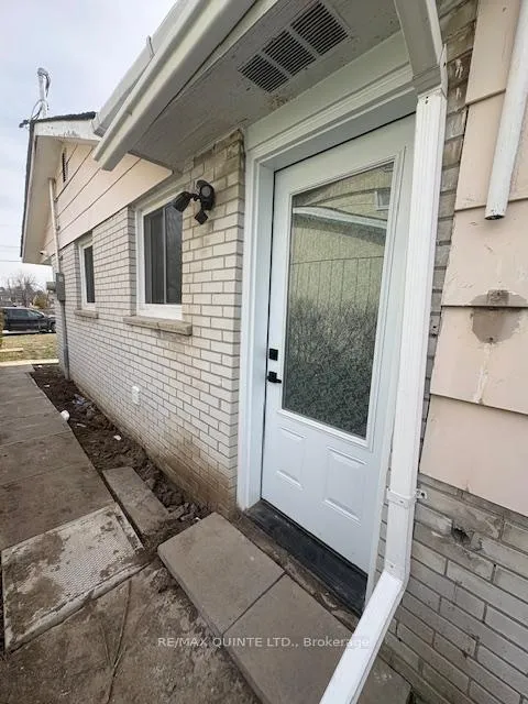 Photo 3 of Unit A, 23 Robertson Lane, Belleville, Belleville Ward — HOMEH