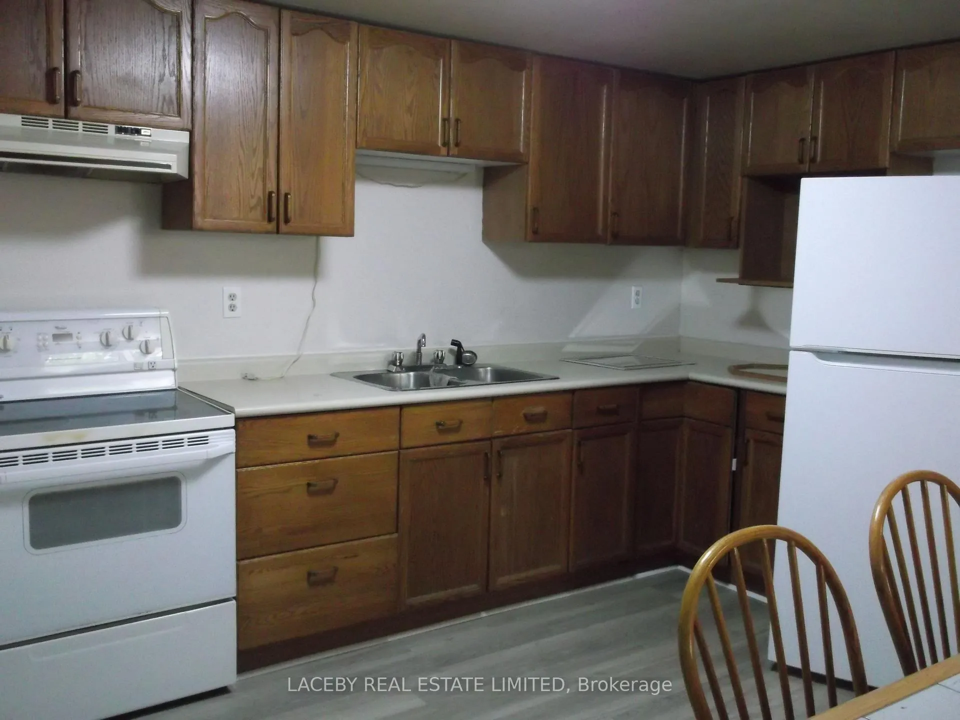 Photo 4 of Unit (Lower Level), 137 Main Street, New Tecumseth, Beeton — HOMEH