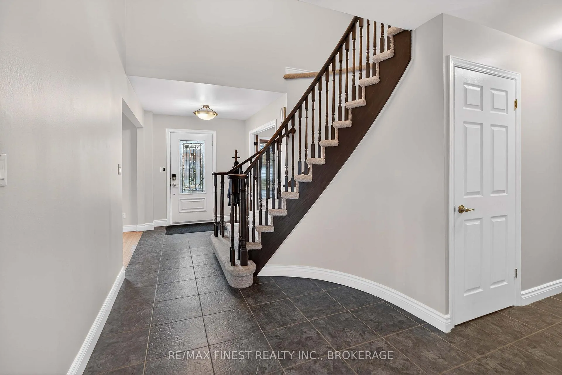 Photo 4 of 34 Loradean Crescent, Kingston, Kingston East (Incl Barret Crt) — HOMEH
