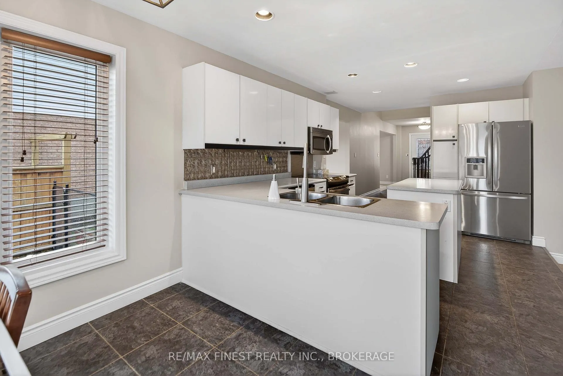 Photo 11 of 34 Loradean Crescent, Kingston, Kingston East (Incl Barret Crt) — HOMEH
