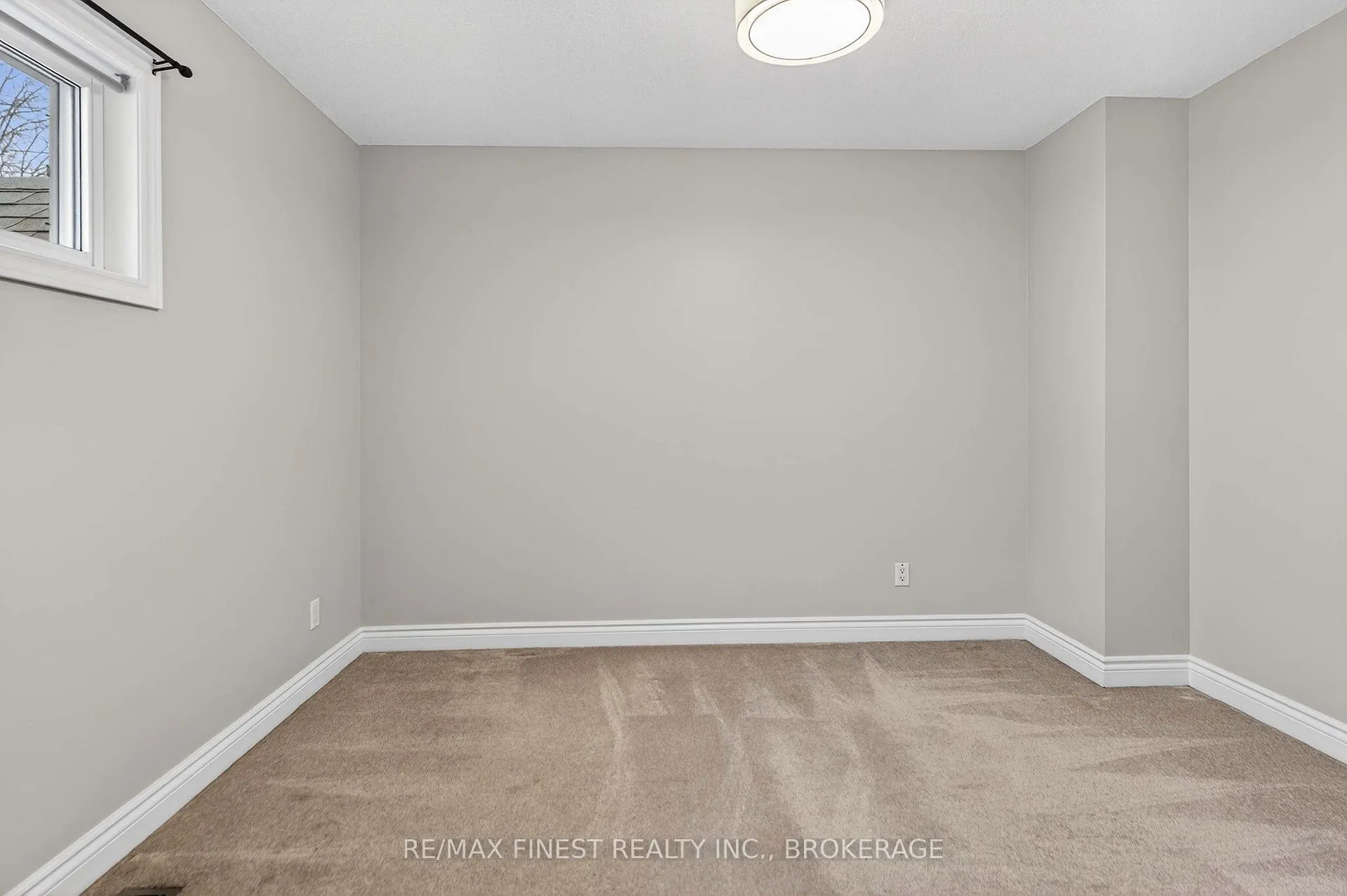 Photo 24 of 34 Loradean Crescent, Kingston, Kingston East (Incl Barret Crt) — HOMEH