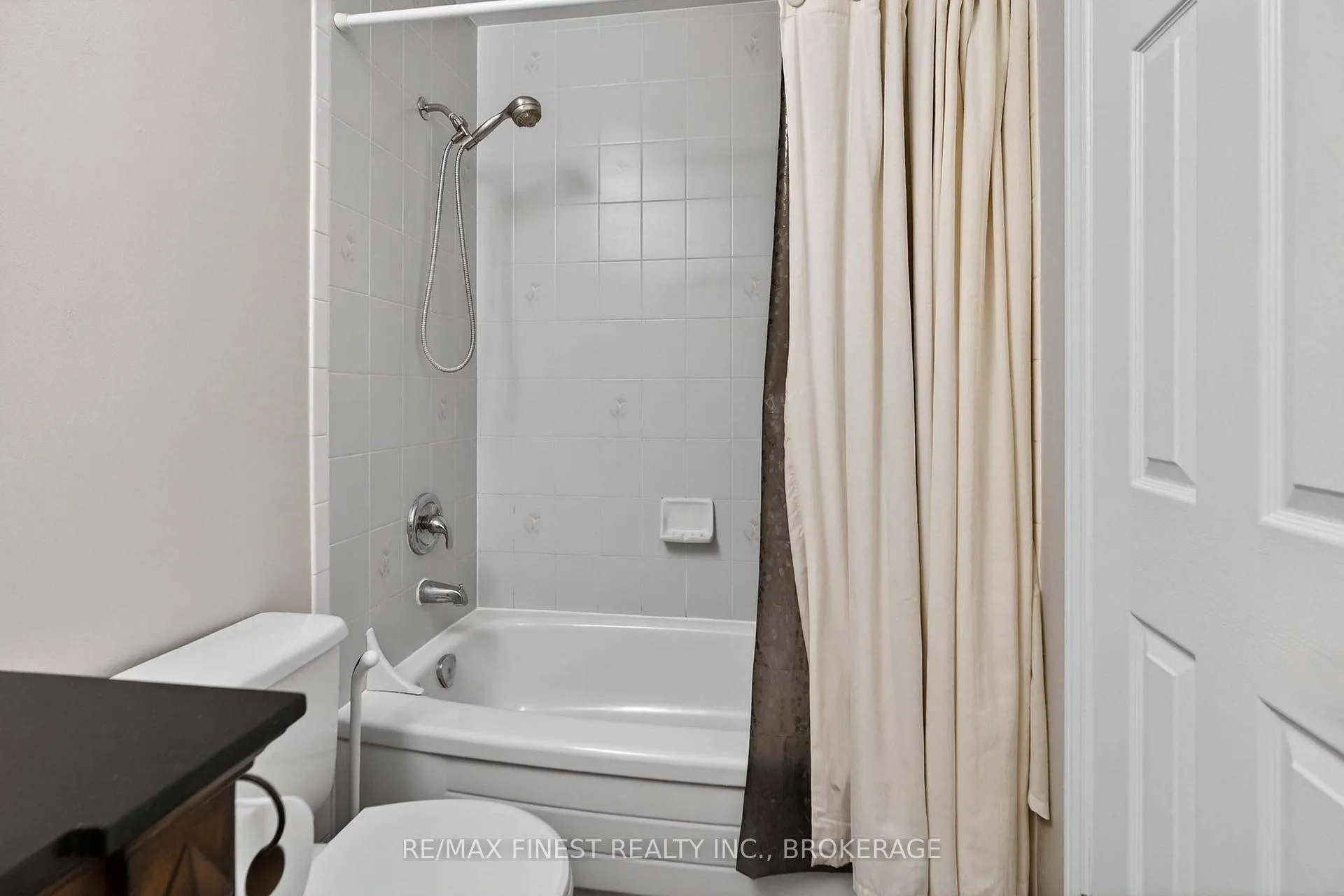 Photo 27 of 34 Loradean Crescent, Kingston, Kingston East (Incl Barret Crt) — HOMEH