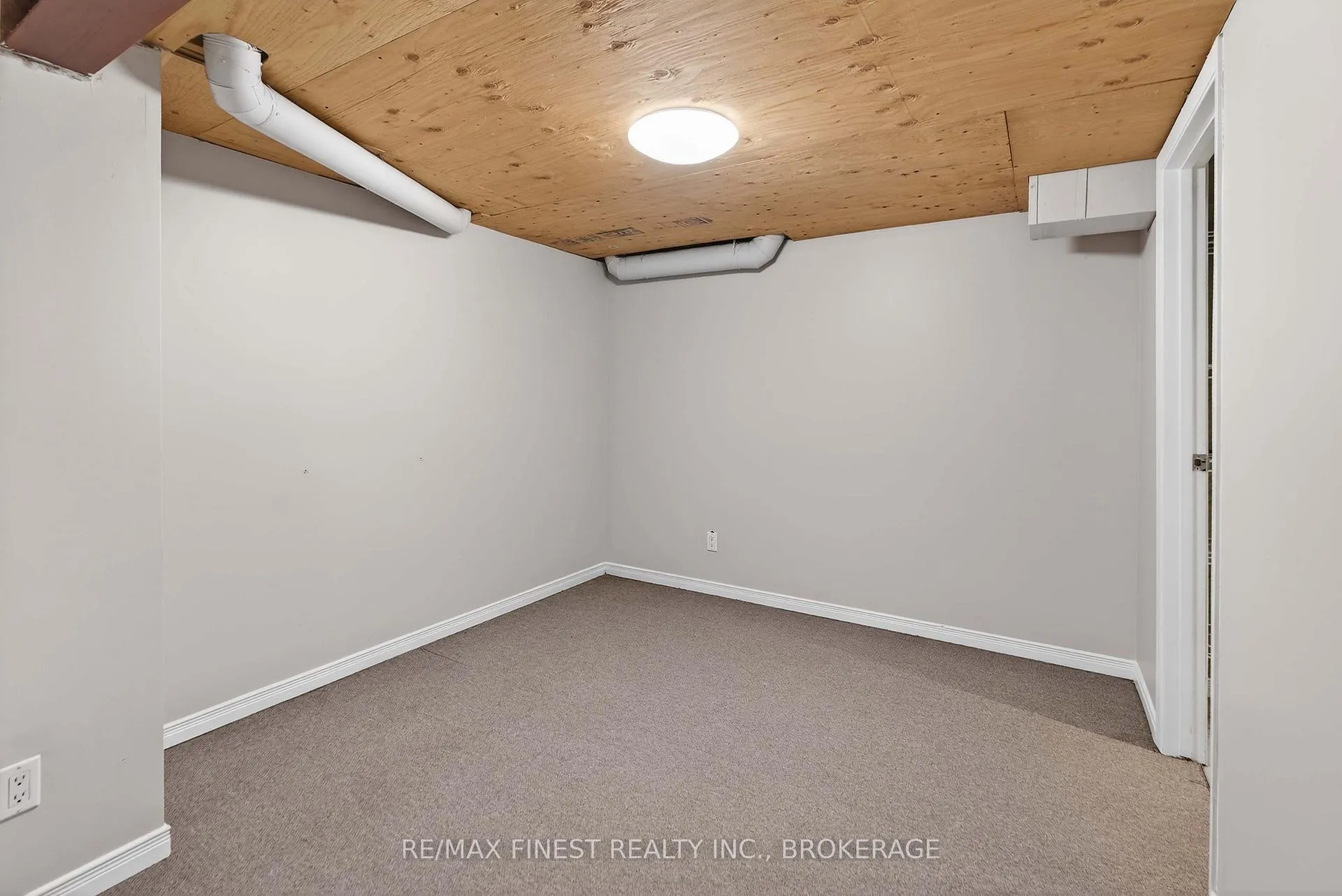Photo 34 of 34 Loradean Crescent, Kingston, Kingston East (Incl Barret Crt) — HOMEH
