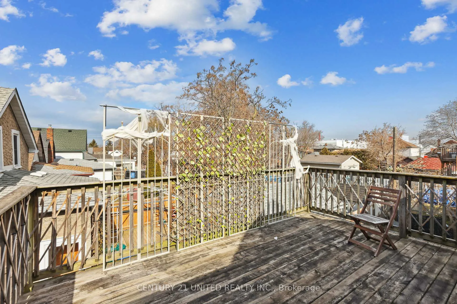 Photo 2 of Unit Unit 2, 19 Seneca Street, St. Catharines, E. Chester — HOMEH
