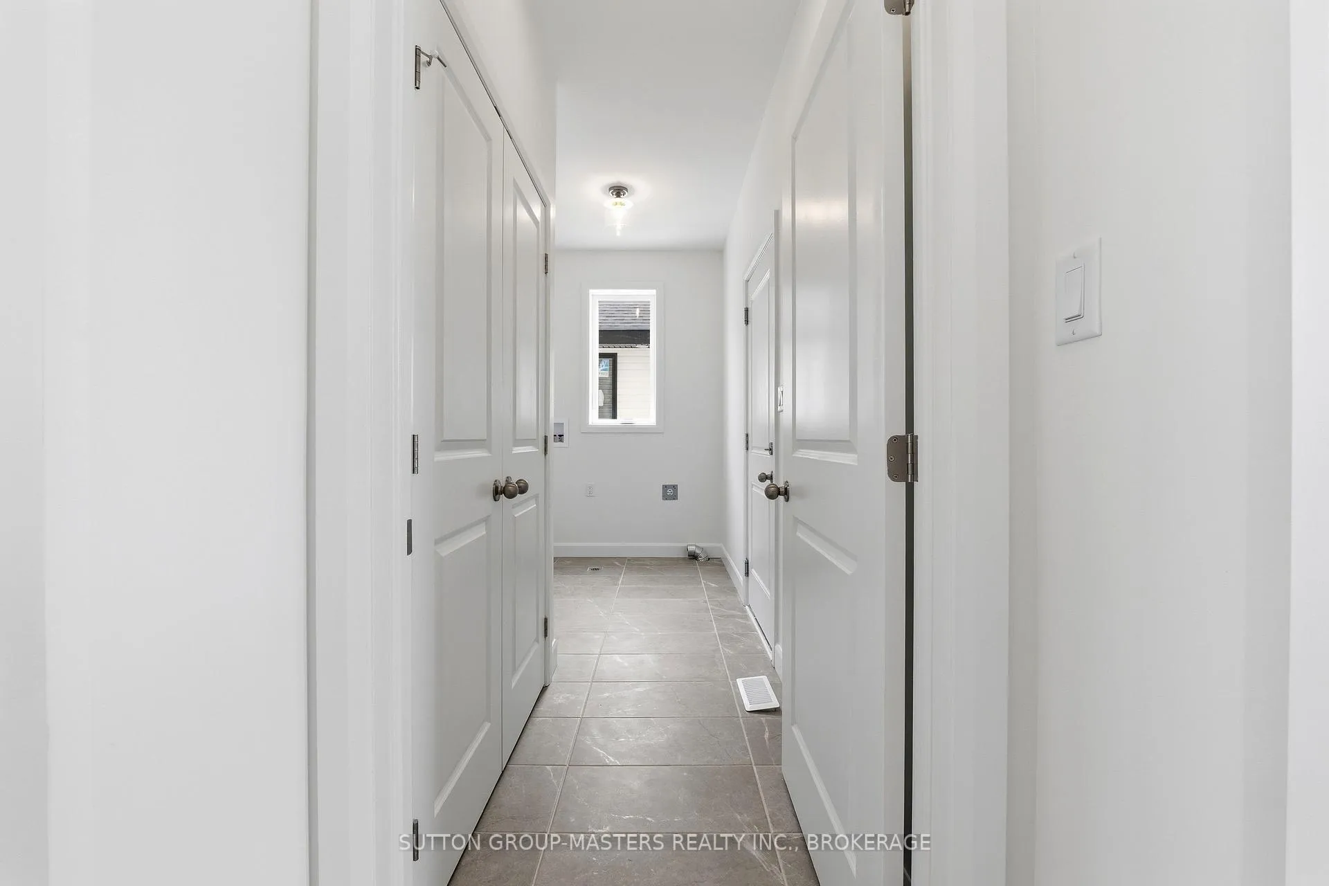 Photo 4 of 253 Pratt Drive, Loyalist, Amherstview — HOMEH