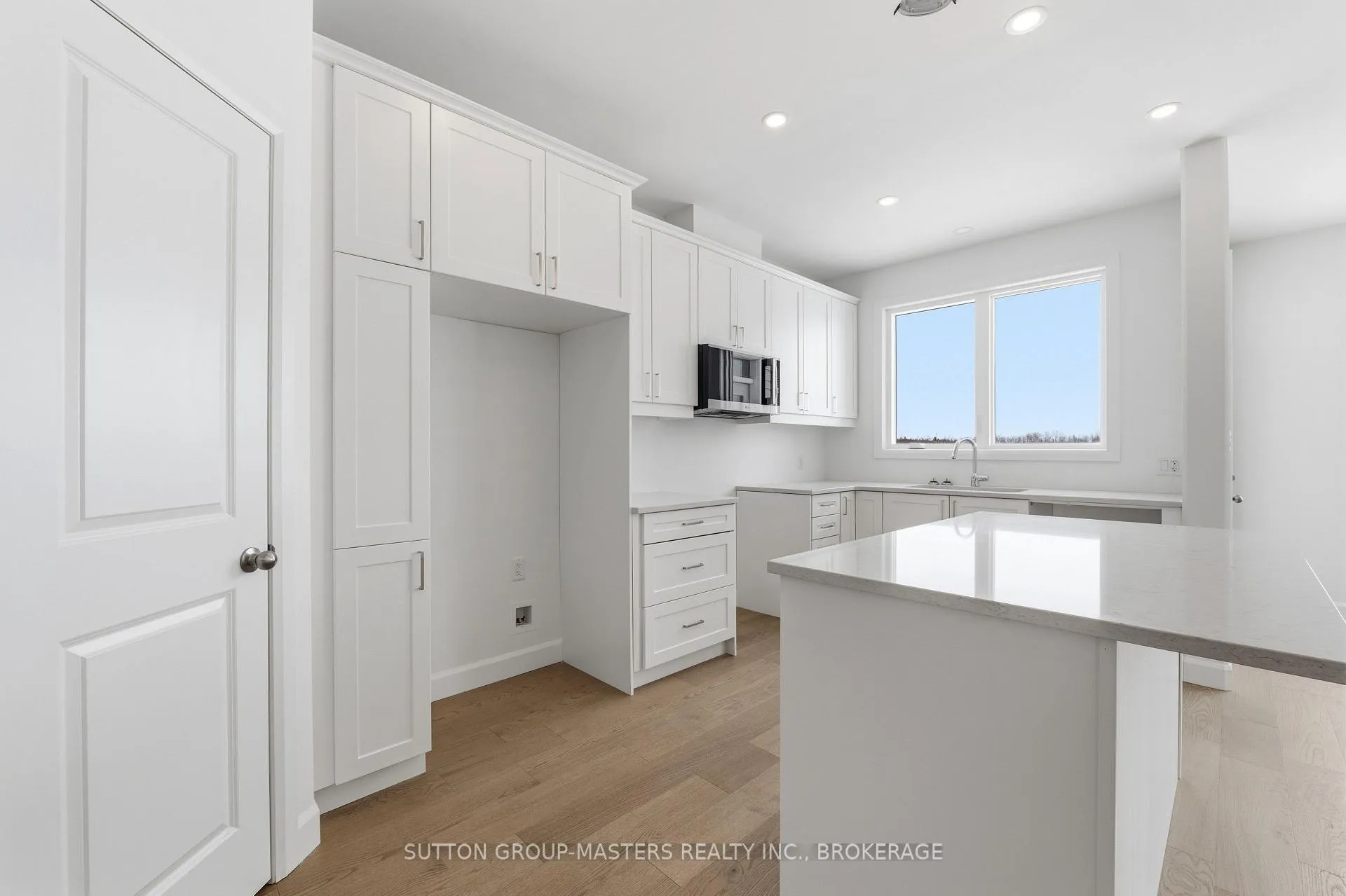 Photo 8 of 253 Pratt Drive, Loyalist, Amherstview — HOMEH