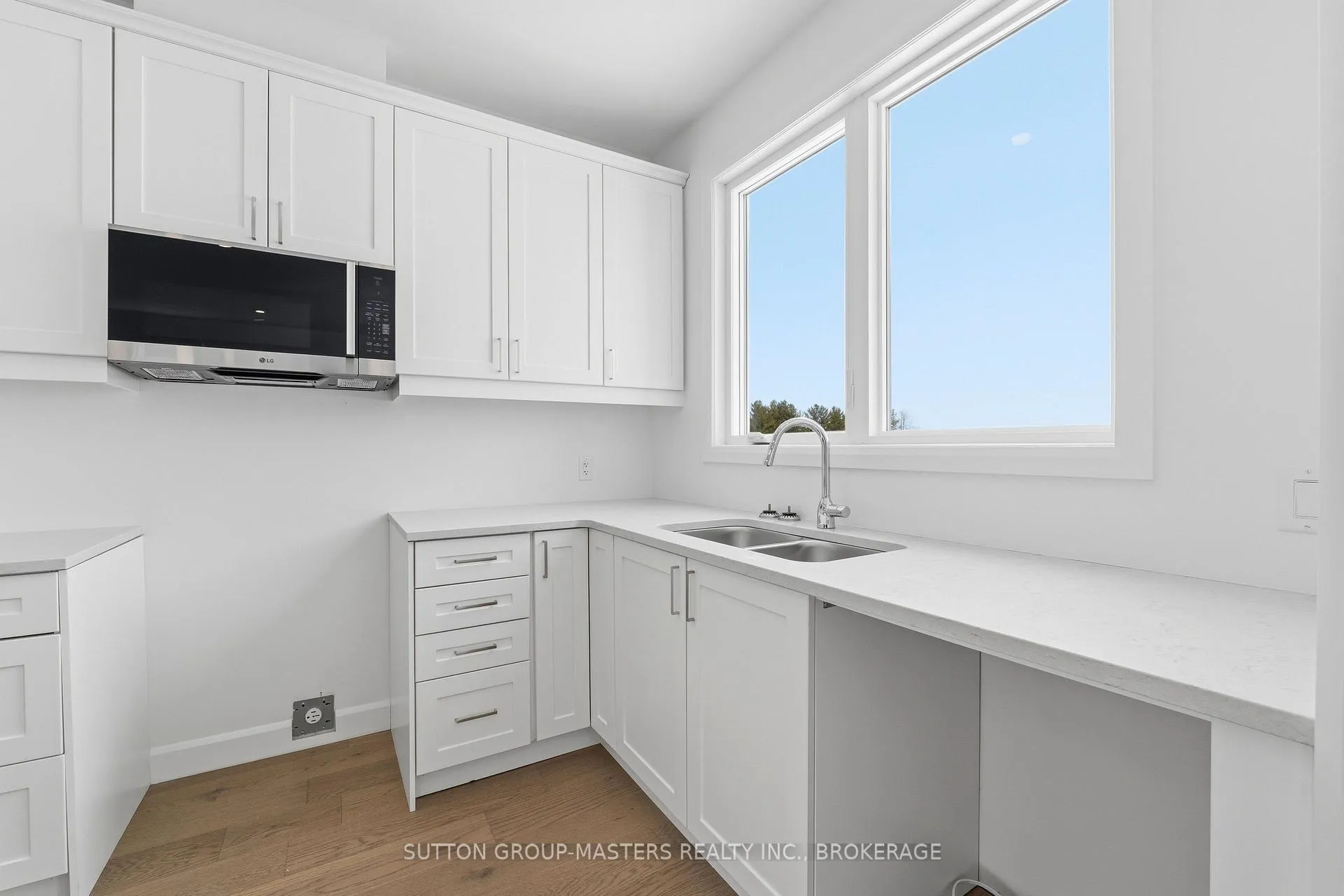 Photo 12 of 253 Pratt Drive, Loyalist, Amherstview — HOMEH