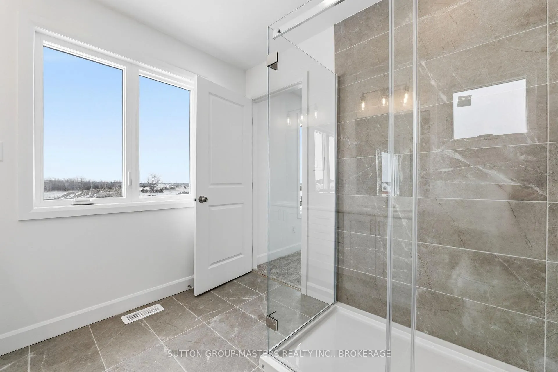 Photo 26 of 253 Pratt Drive, Loyalist, Amherstview — HOMEH