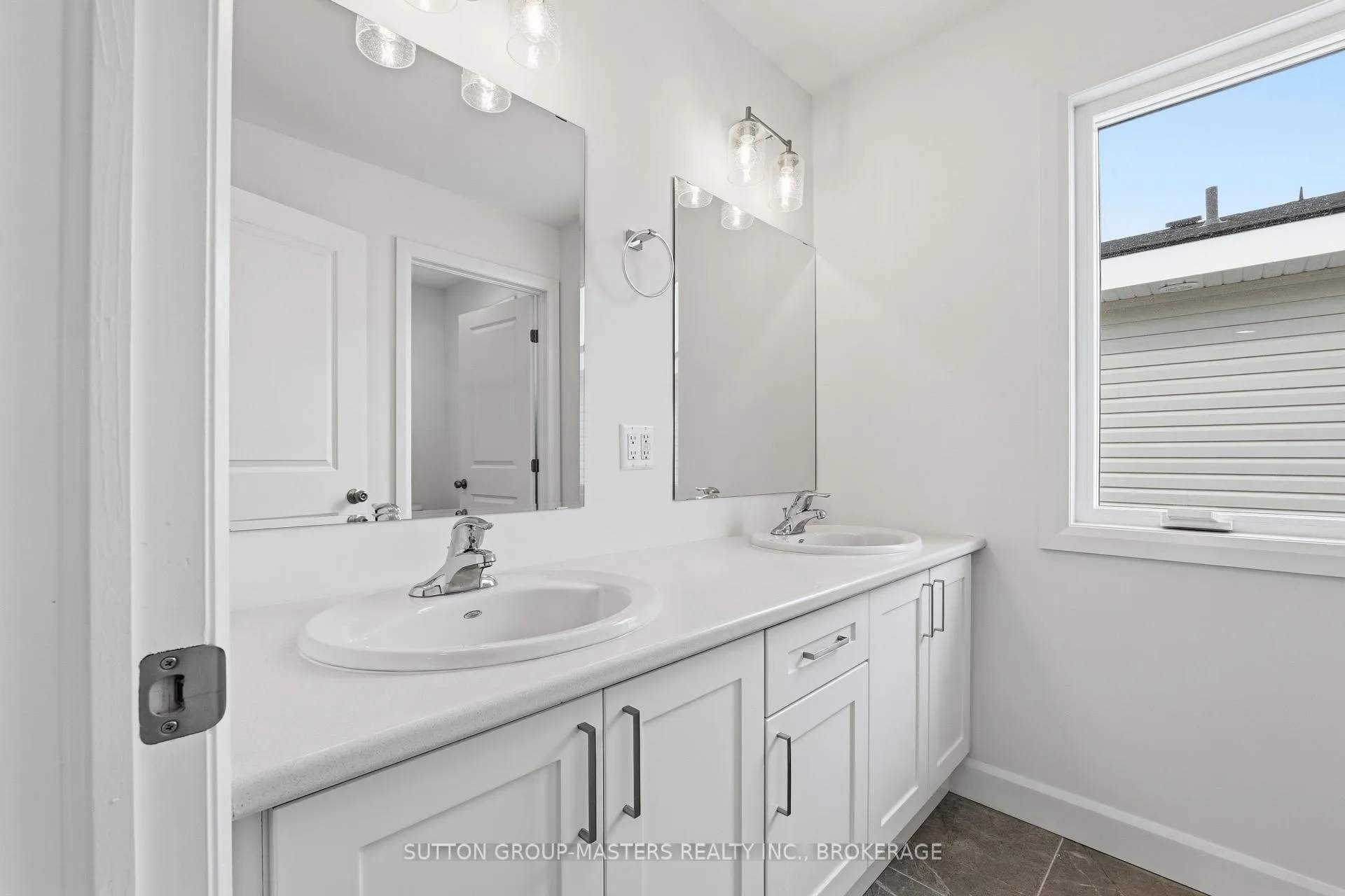 Photo 28 of 253 Pratt Drive, Loyalist, Amherstview — HOMEH