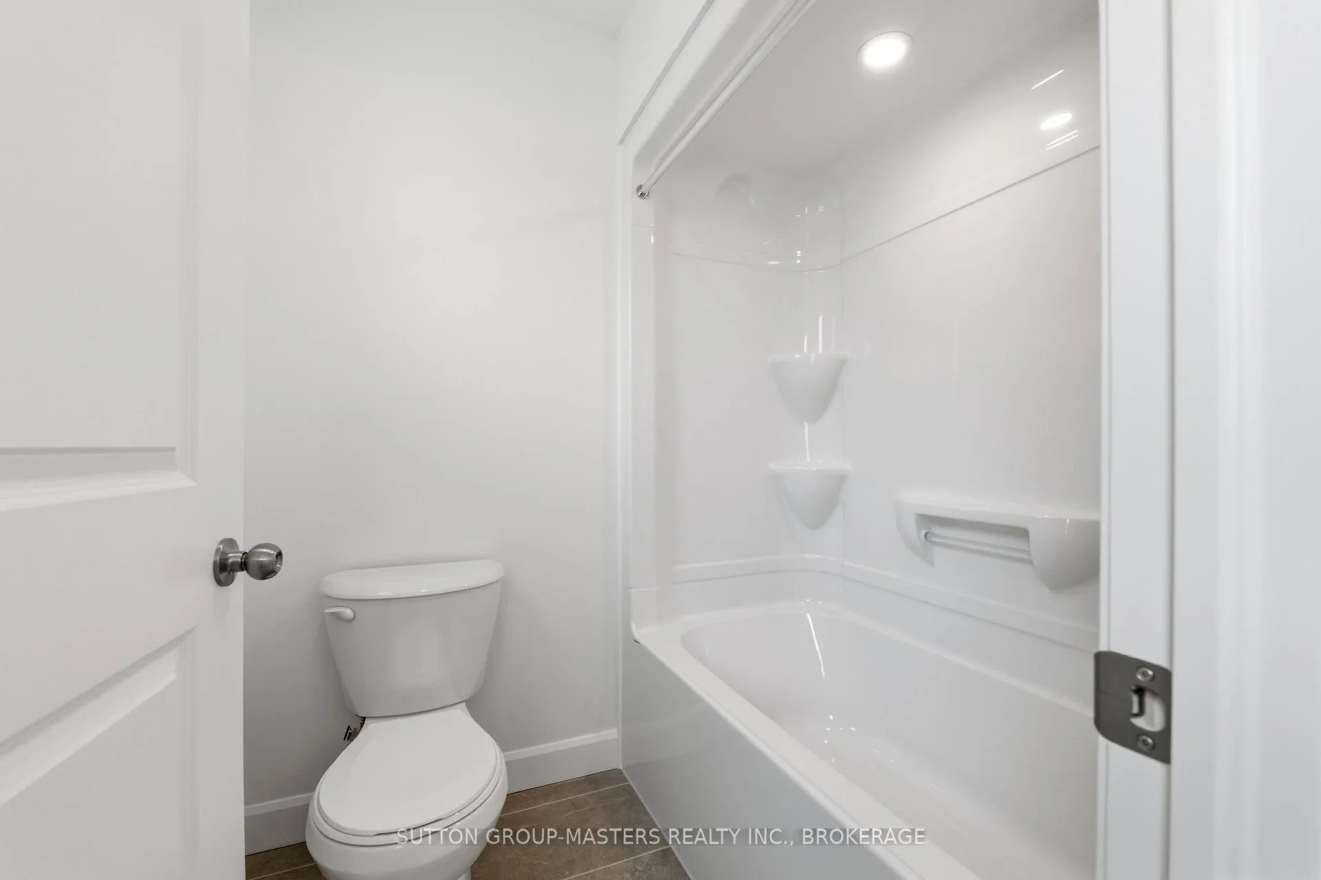Photo 29 of 253 Pratt Drive, Loyalist, Amherstview — HOMEH