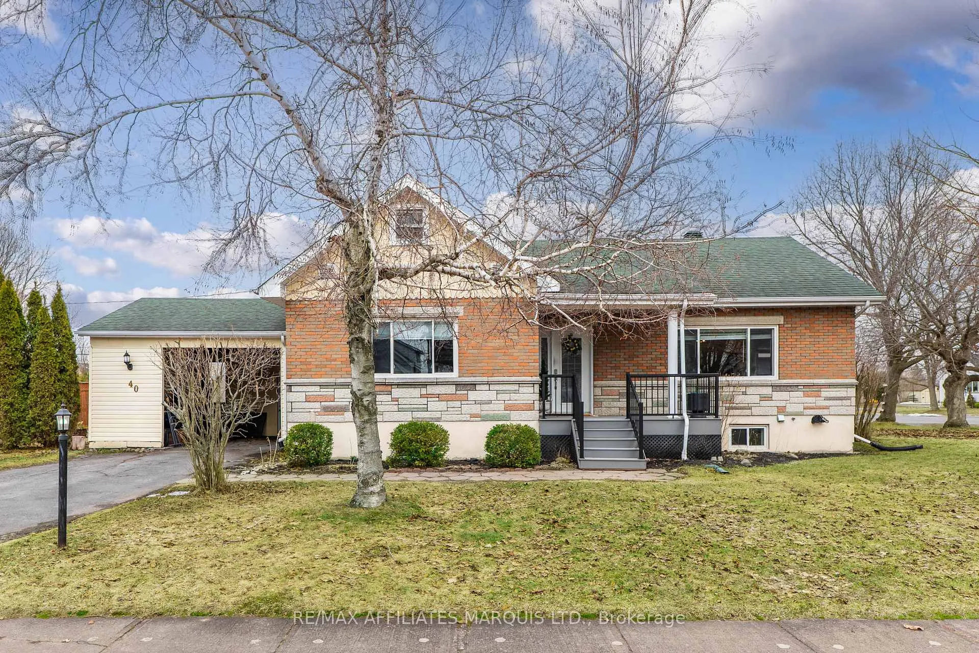 Photo 1 of 40 Bethune Avenue, South Stormont, Long Sault — HOMEH