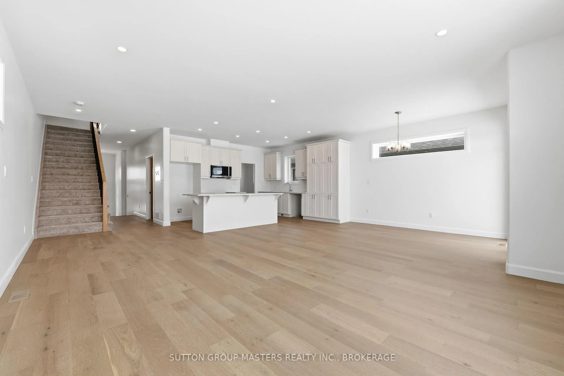 Photo 6 of 255 Pratt Drive, Loyalist, Amherstview — HOMEH